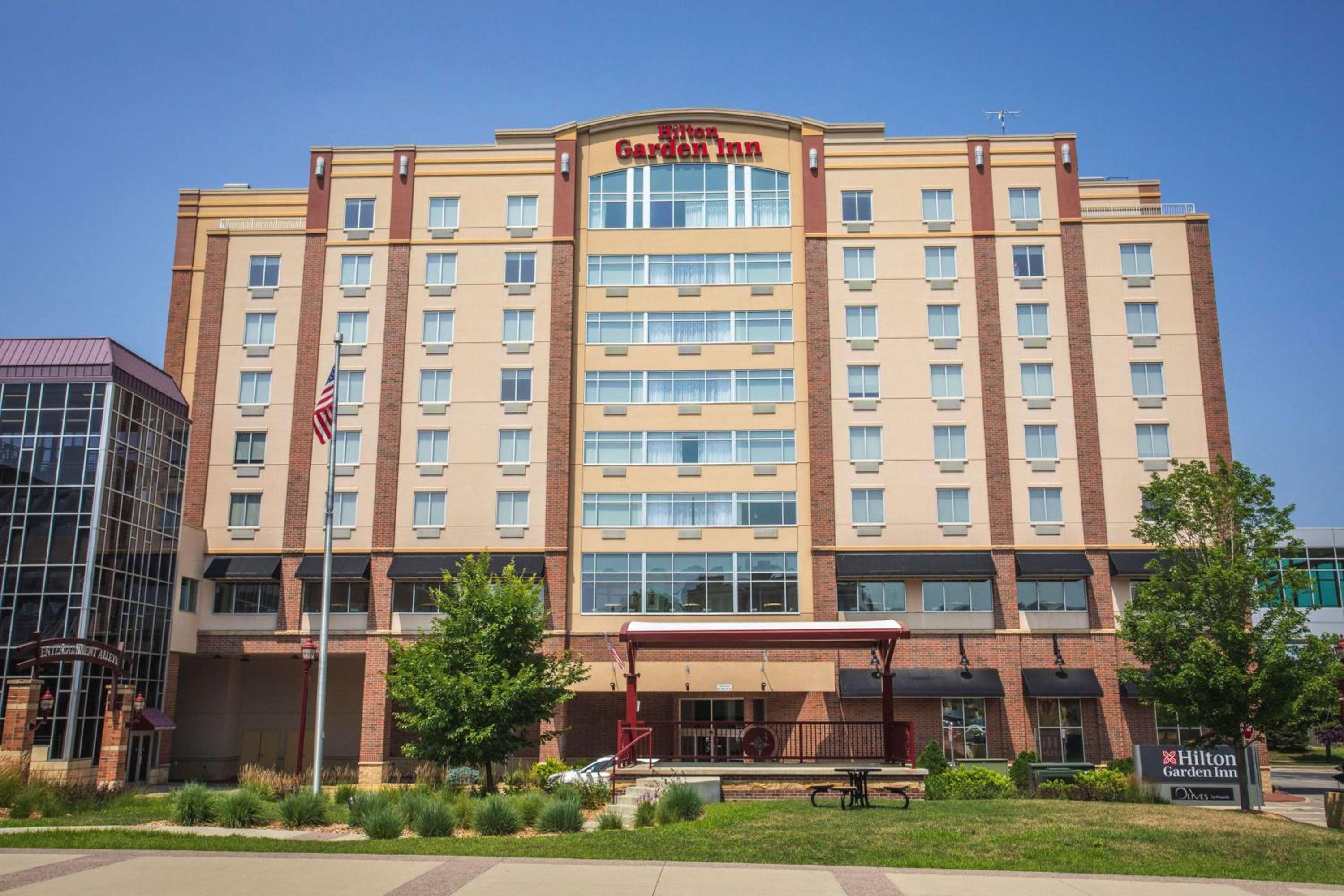 Mankato Vacations - Hilton Garden Inn Mankato Downtown - Property Image 1