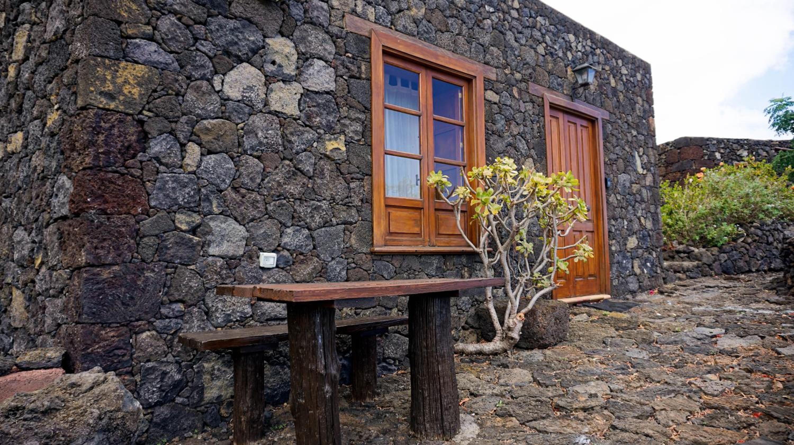 Estudio Rural de Piedra view 2
