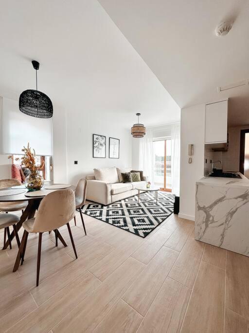 Precioso apartamento con piscina y vistas