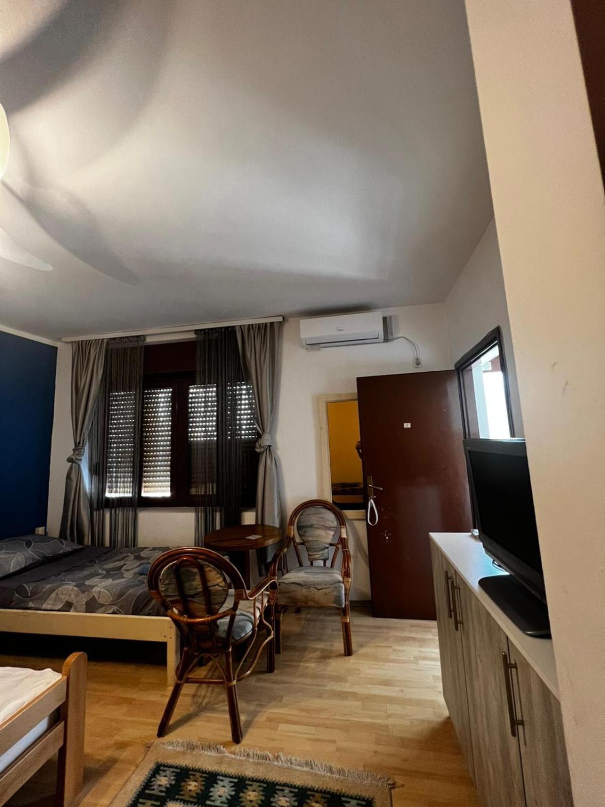 Apartments Azra