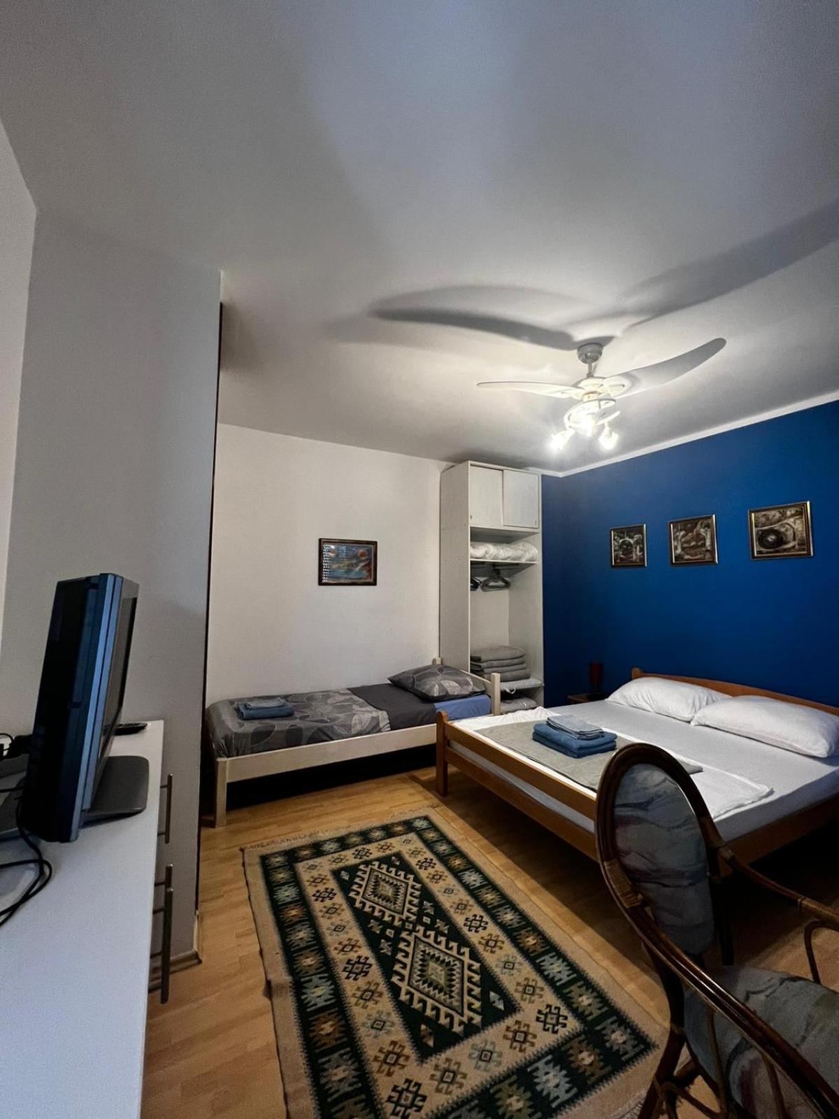 Apartments Azra