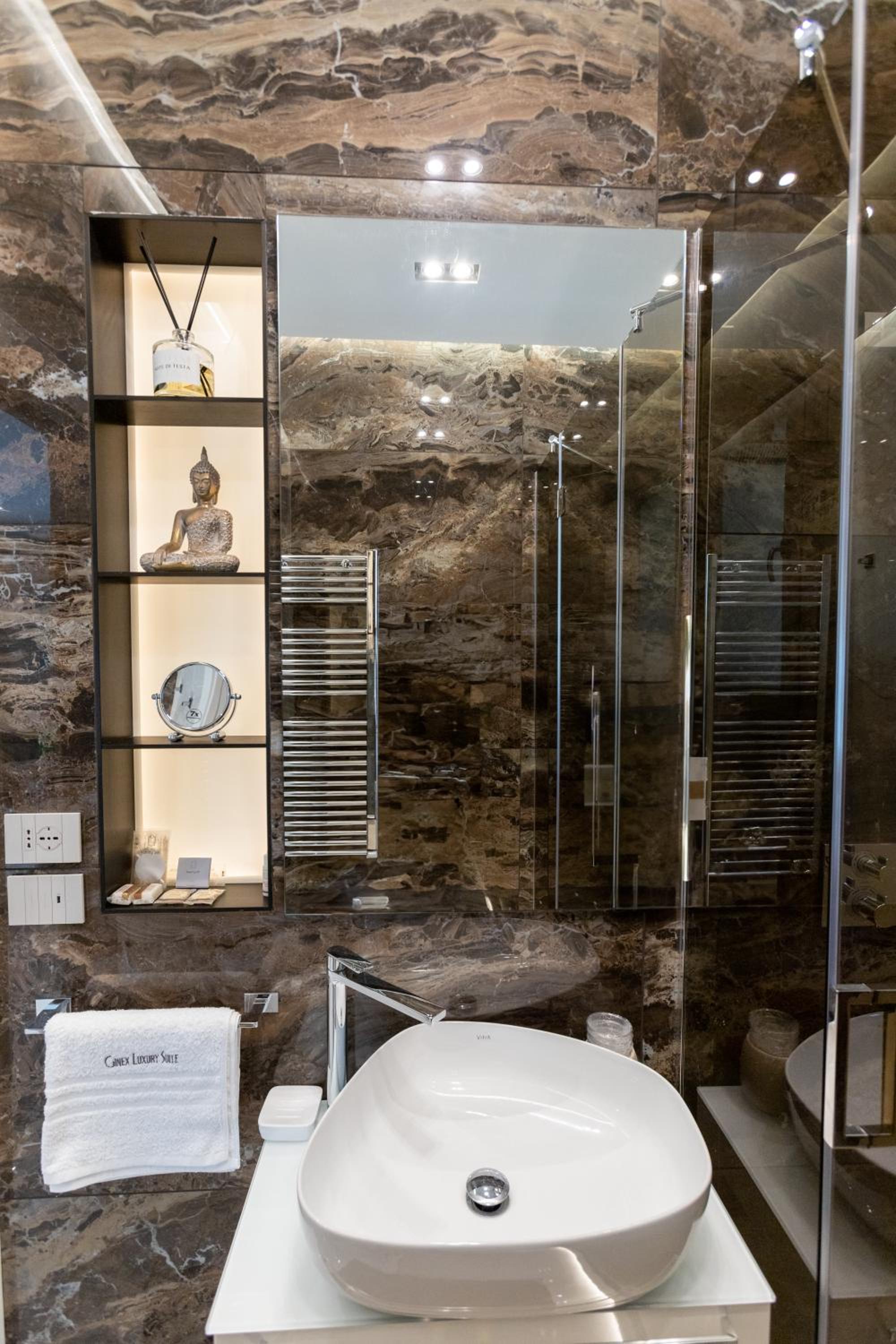 Ginex Luxury Suite view 3