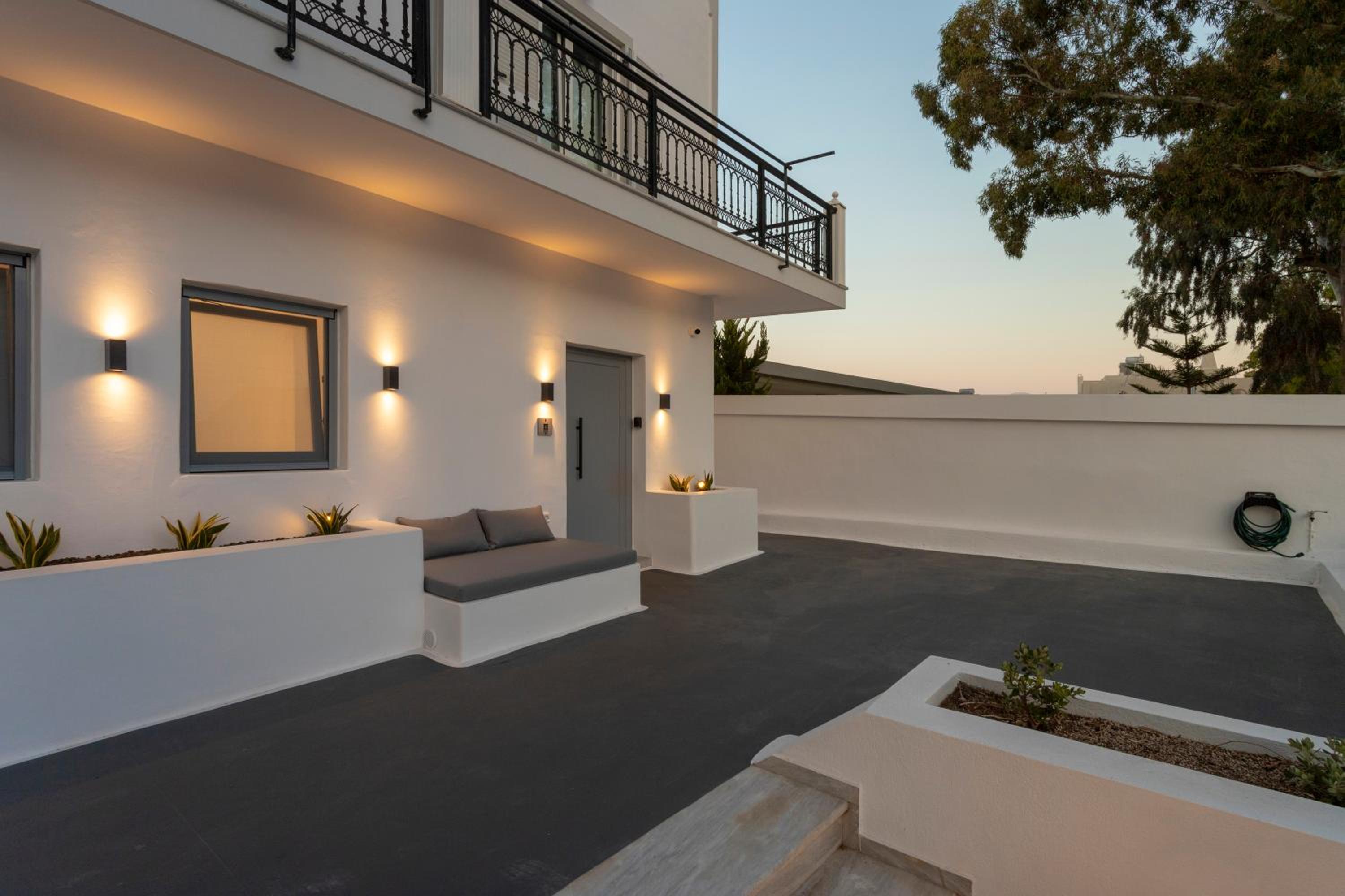 Linea Luxury Suites view 3