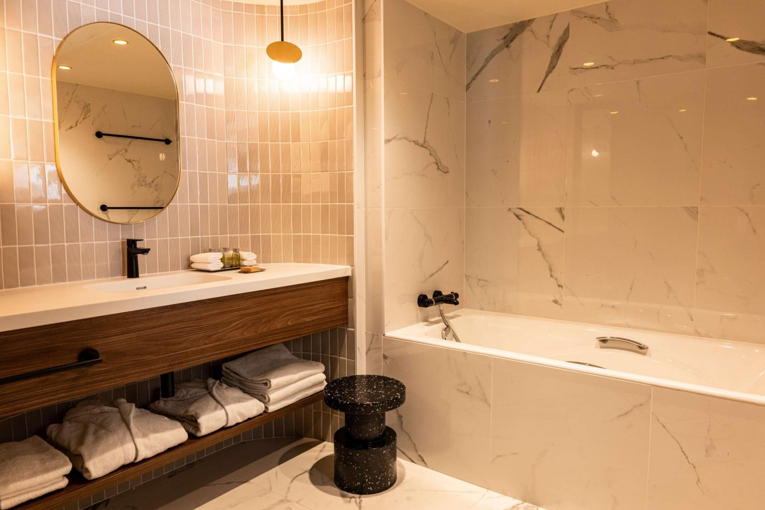 Puteaux Vacations - Hilton Paris La Defense - Property Image 5
