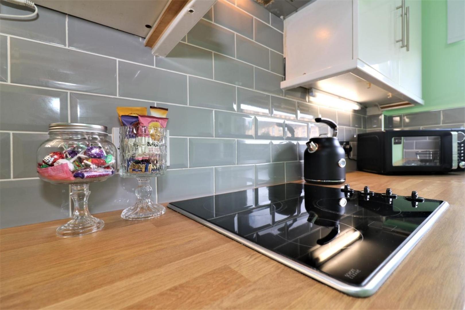 2 Bedroom Apartment at SECC Hydro FREE PARKING view 2