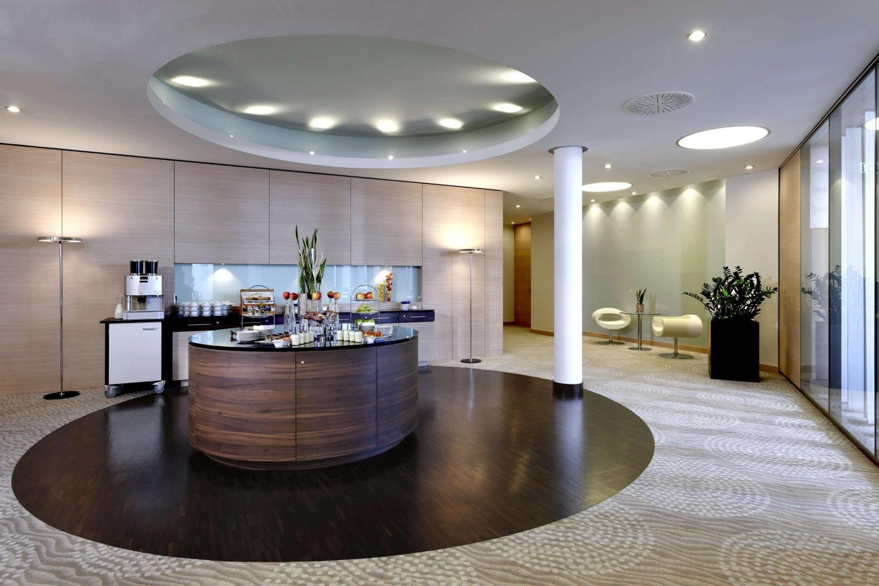Mainz Vacations - Hilton Mainz - Property Image 2