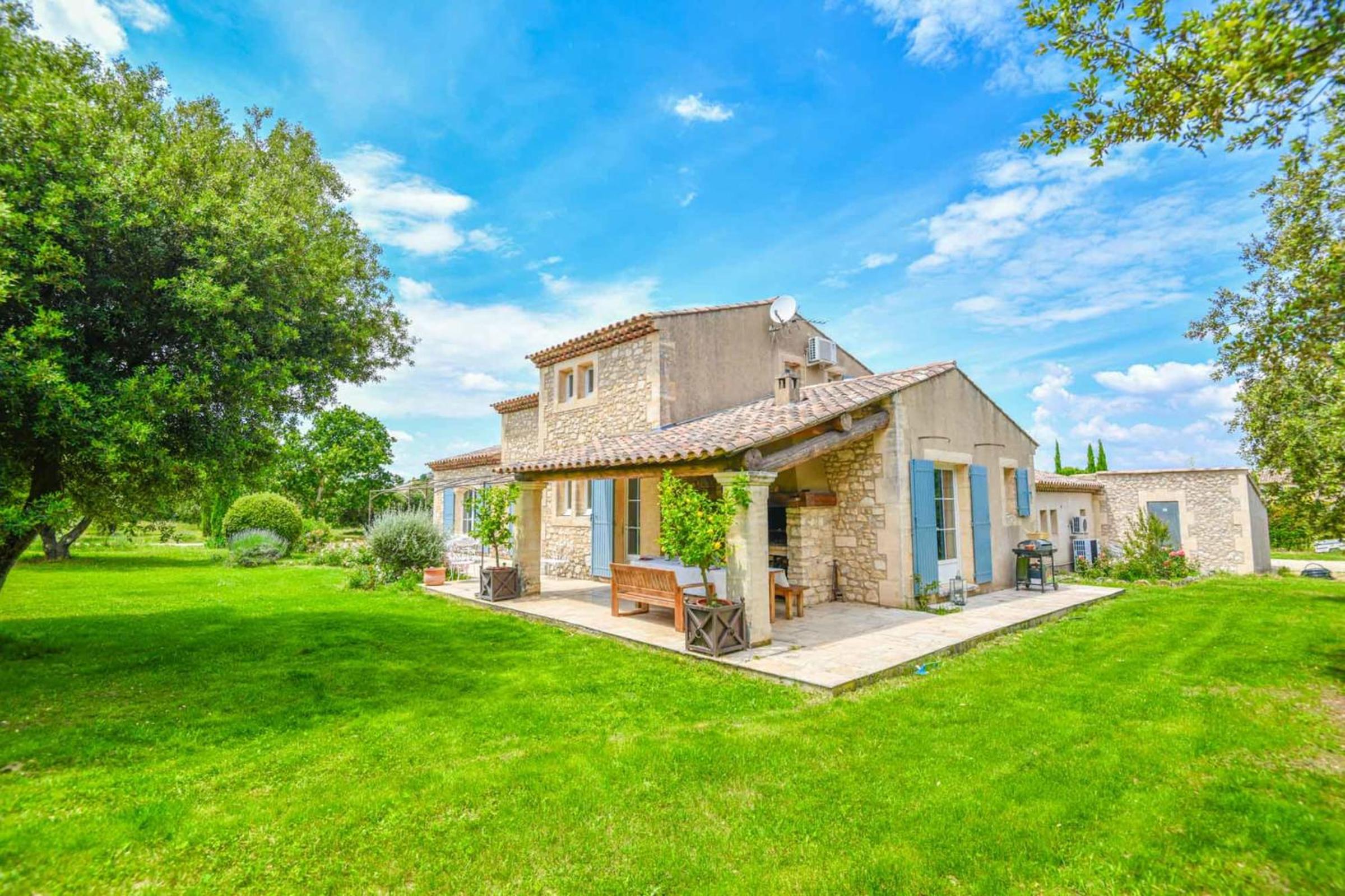 Mas des Chênes Verts 5 ch avec piscine et clim