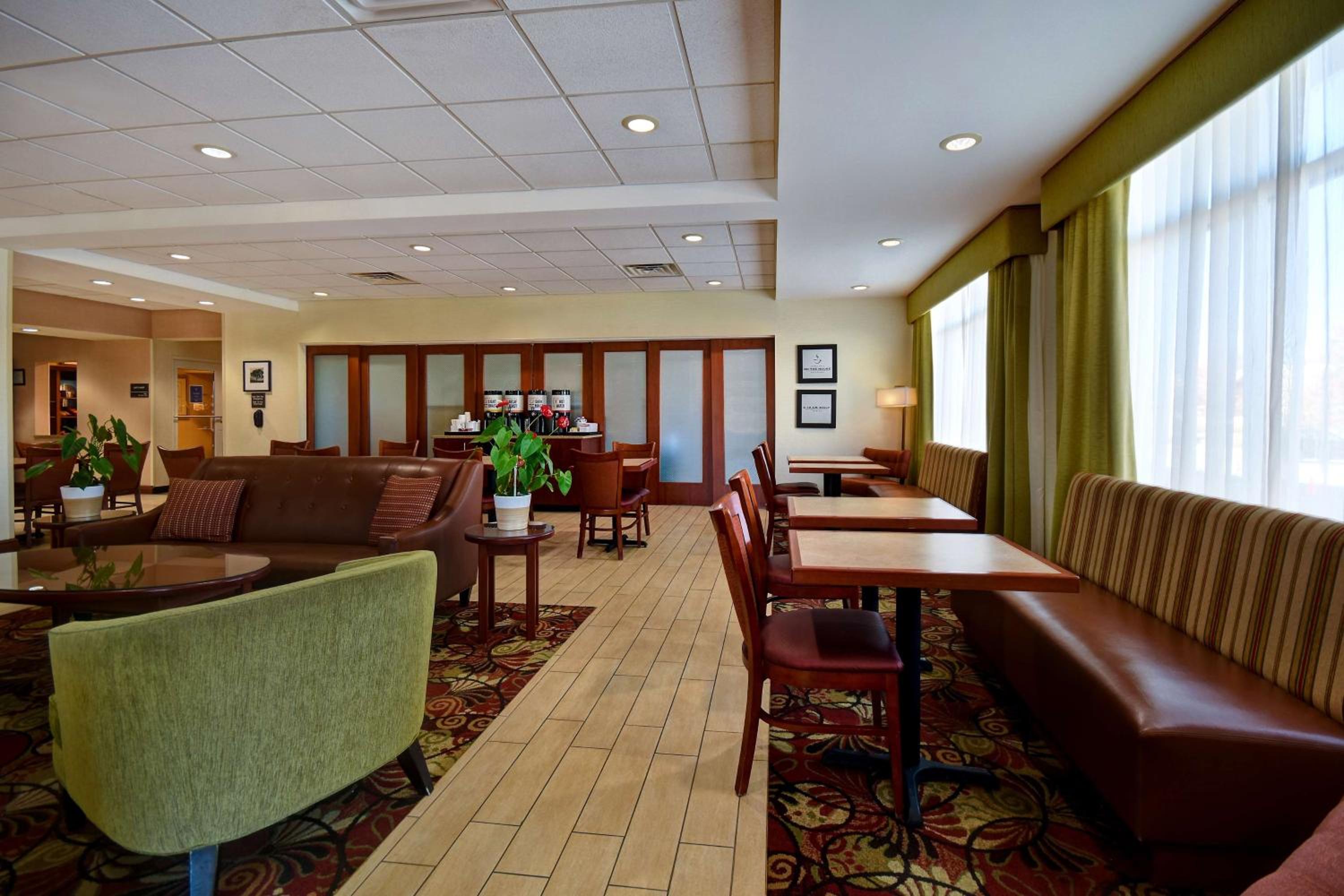 Rutland Vacations - Hampton Inn Rutland/Killington - Property Image 4