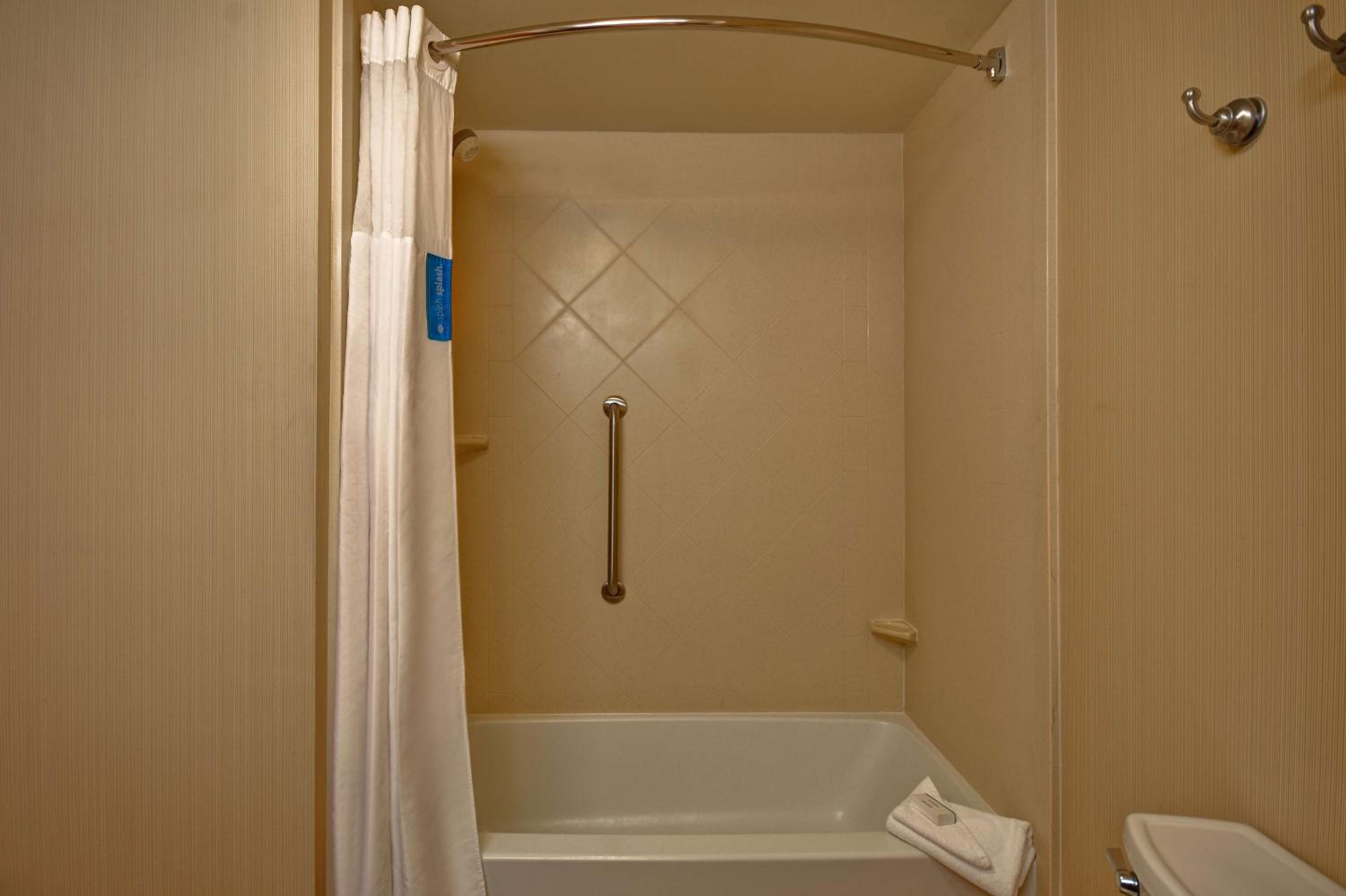 Rutland Vacations - Hampton Inn Rutland/Killington - Property Image 1