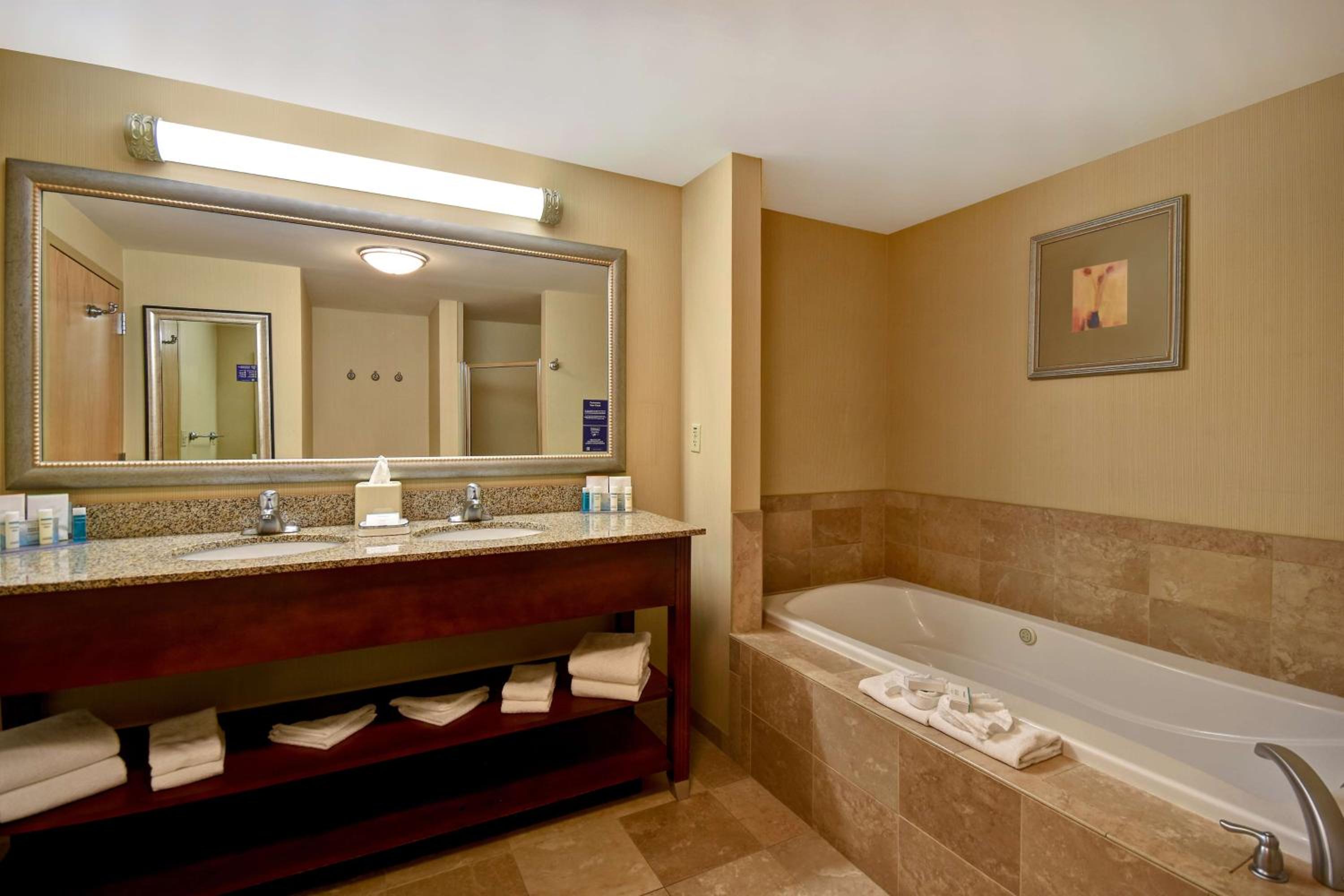 Rutland Vacations - Hampton Inn Rutland/Killington - Property Image 9