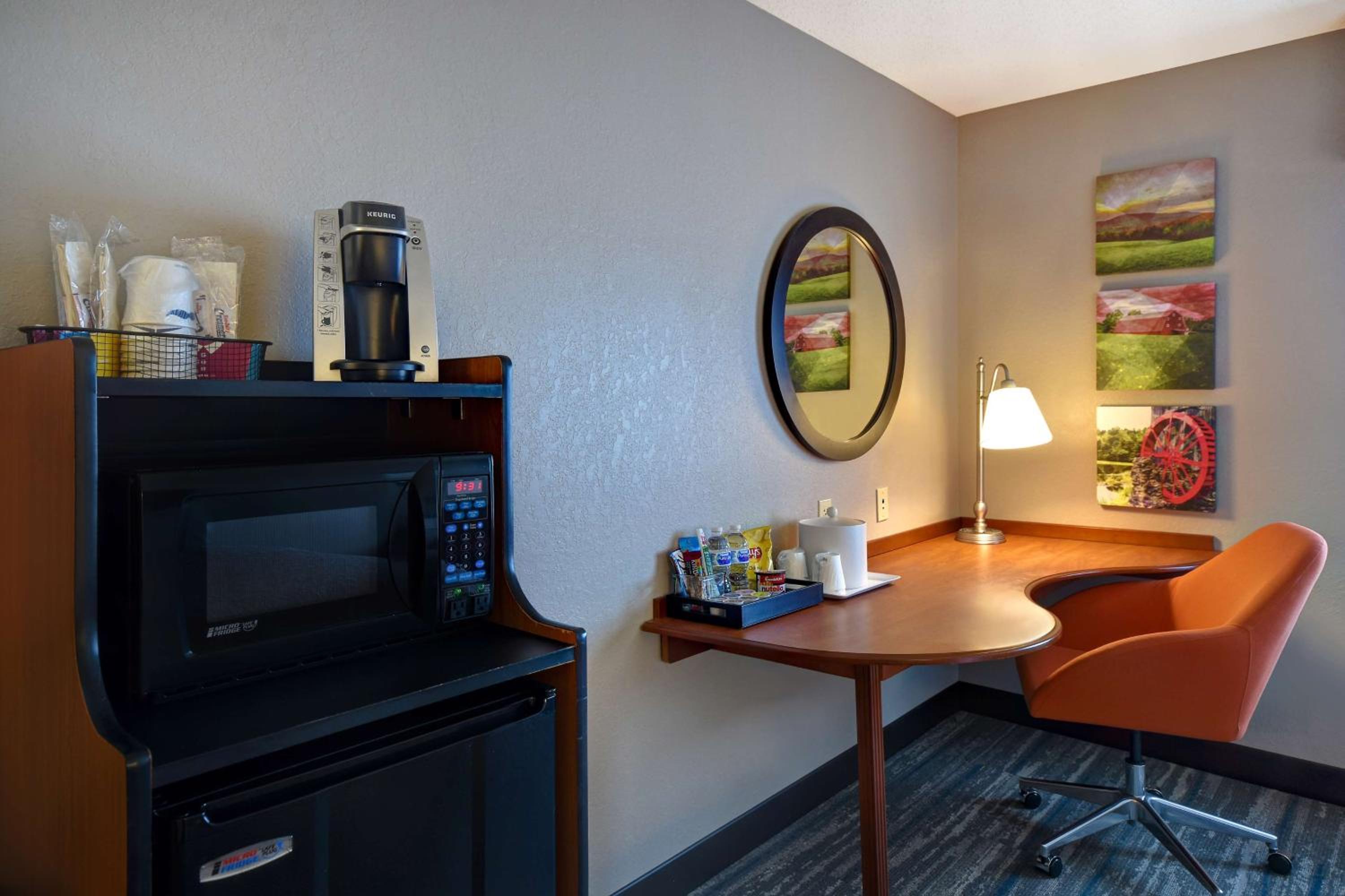 Rutland Vacations - Hampton Inn Rutland/Killington - Property Image 2