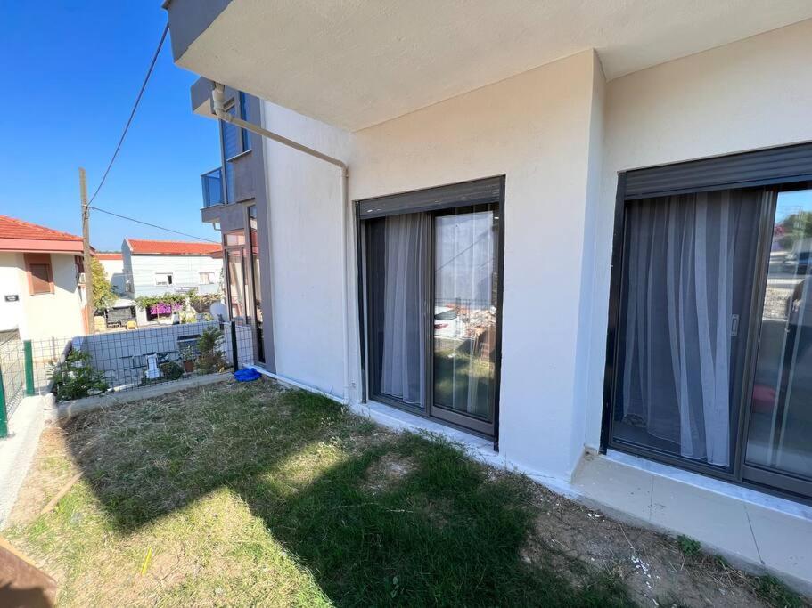 Çeşme'de denize yakın, bahçeli ev view 2