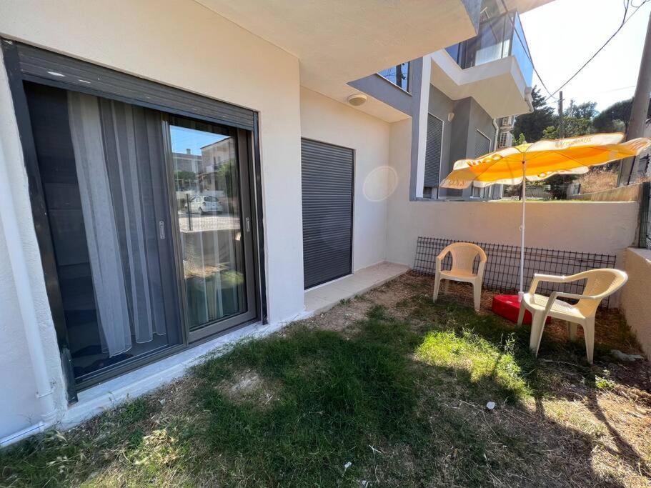Çeşme'de denize yakın, bahçeli ev view 3