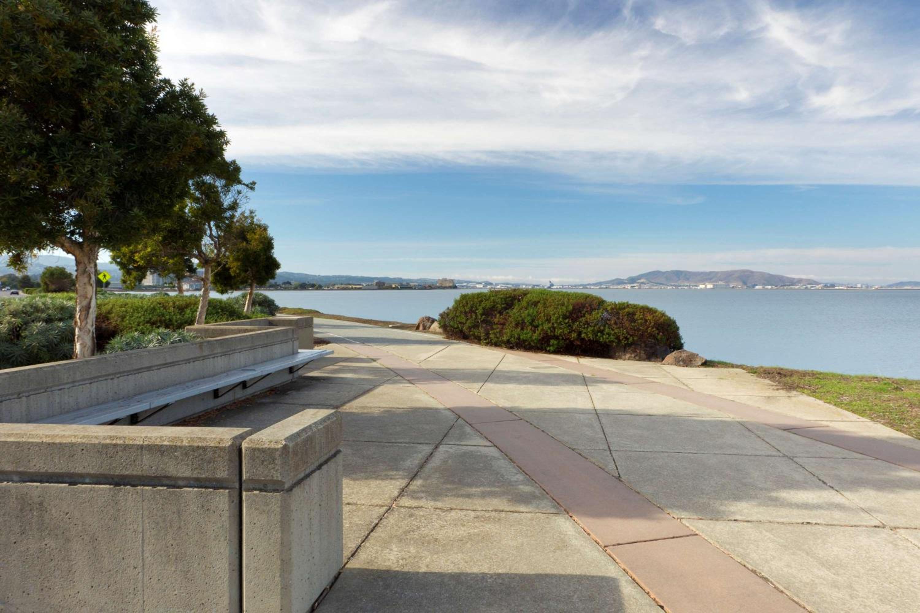DoubleTree by Hilton San Francisco Airport - Property Image 3
