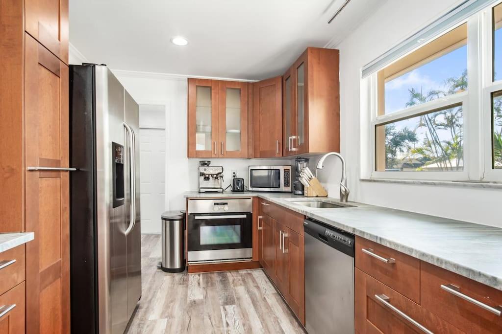 Naples Dream Escape 4BRHome heated pool 10minBeach view 2