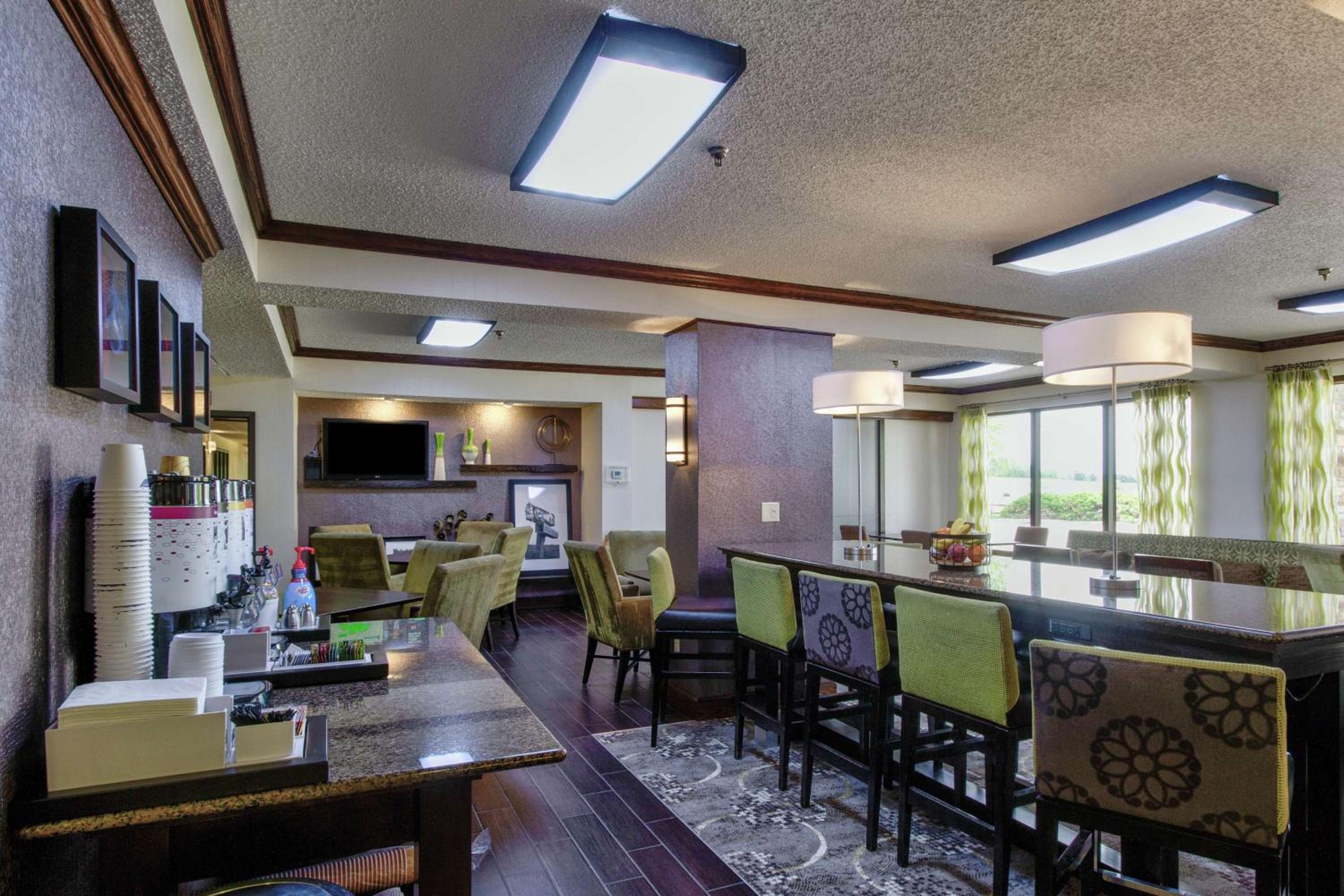 Salina Vacations - Hampton Inn Salina - Property Image 21