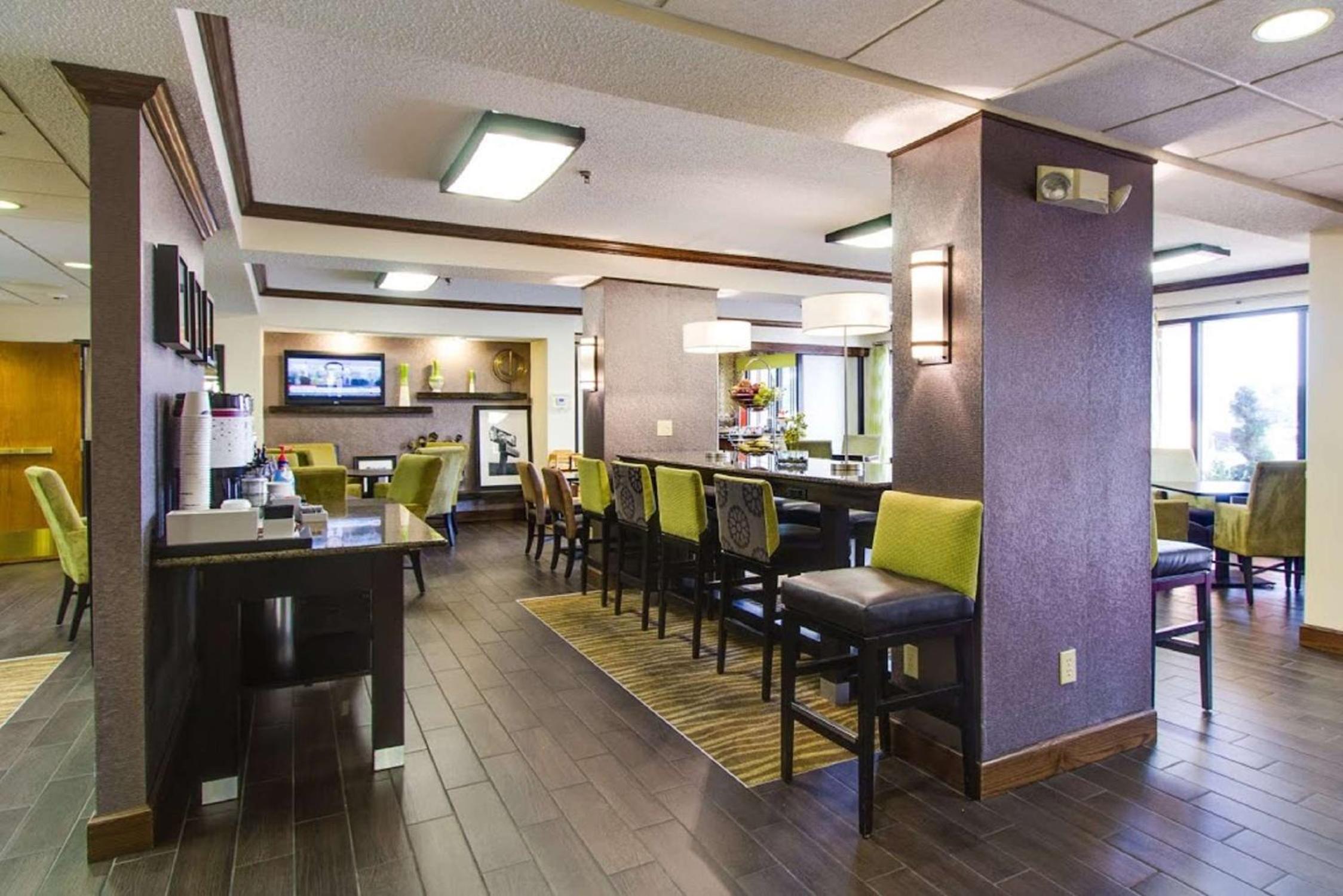 Salina Vacations - Hampton Inn Salina - Property Image 23