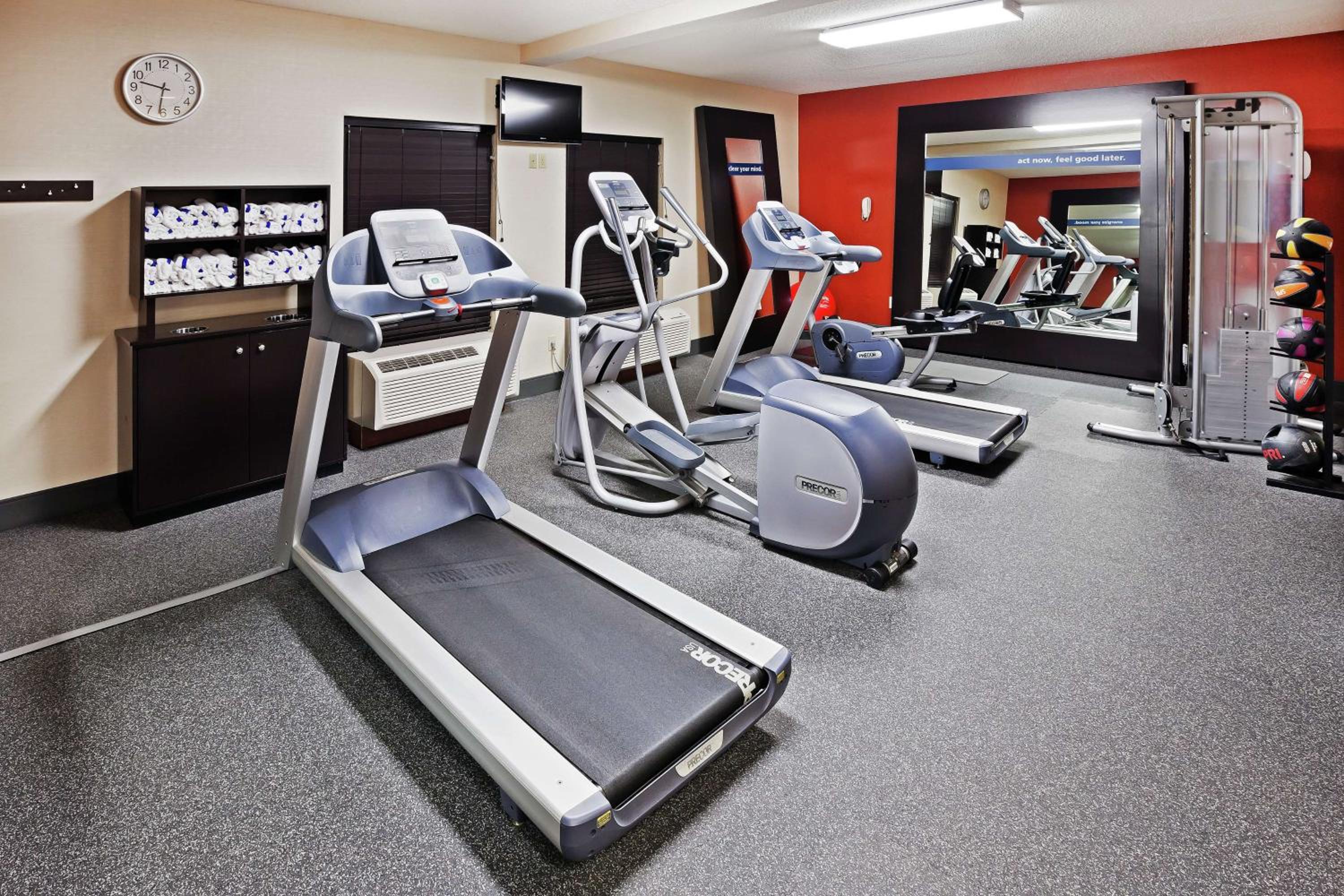 Salina Vacations - Hampton Inn Salina - Property Image 30