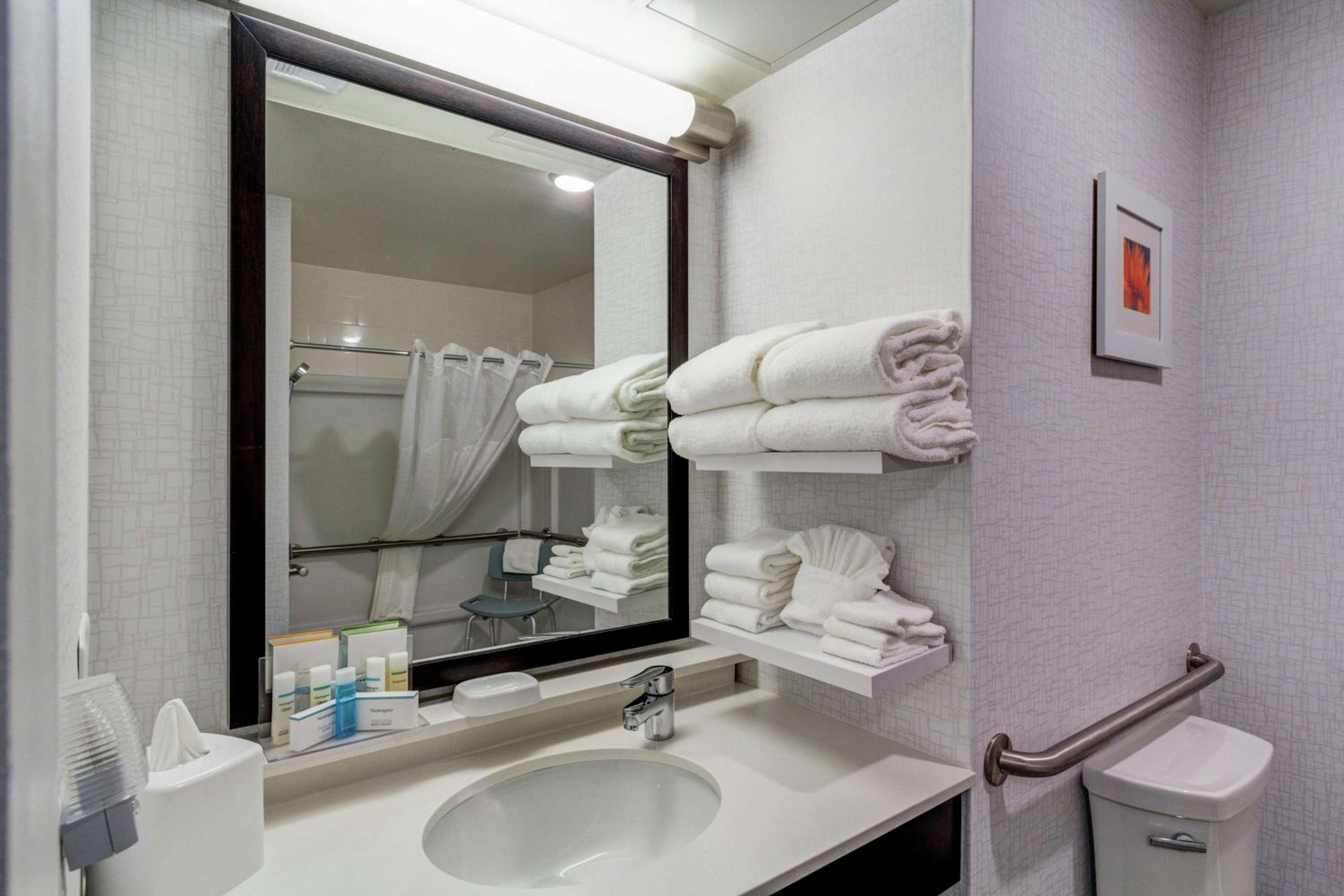 Salina Vacations - Hampton Inn Salina - Property Image 5