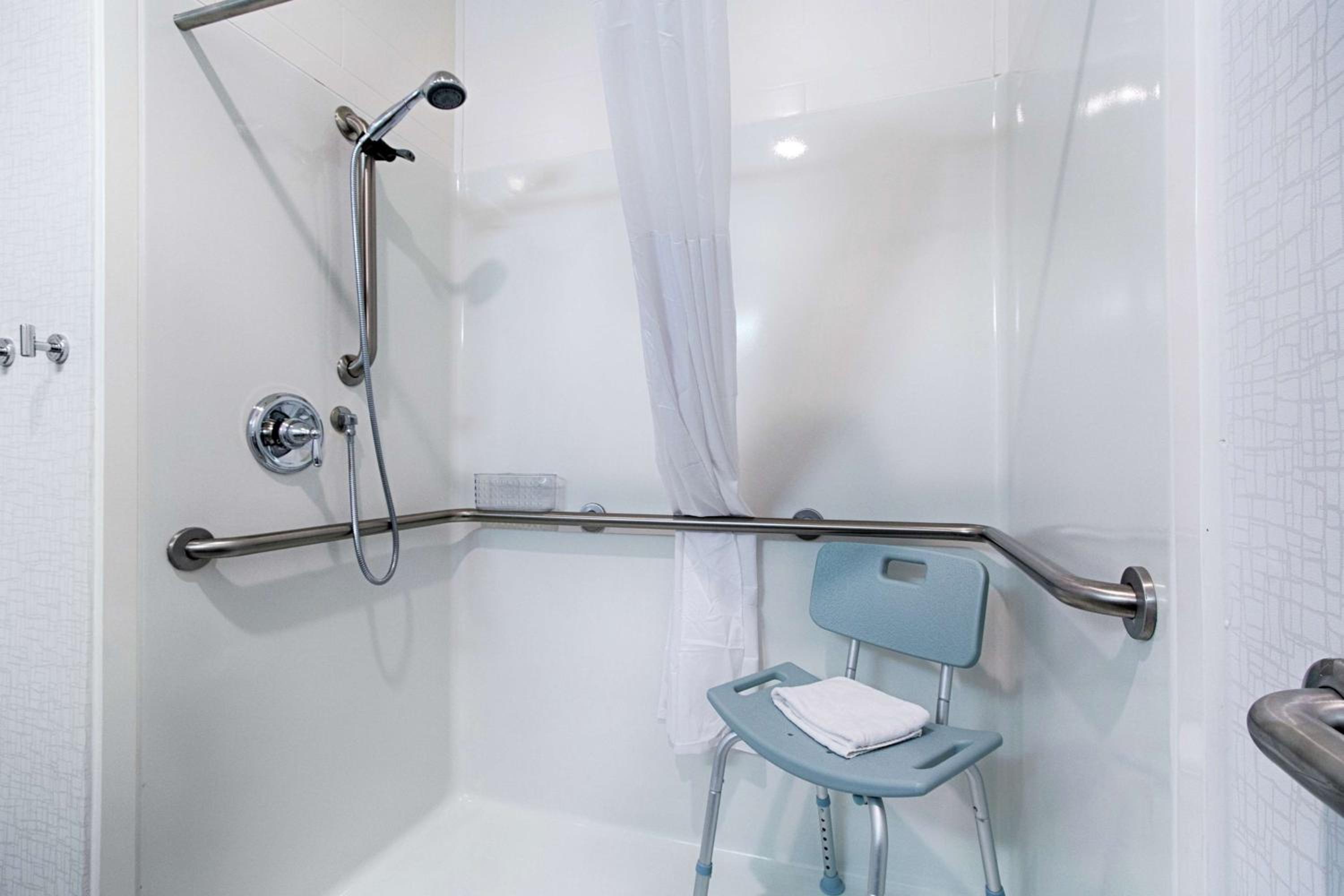 Salina Vacations - Hampton Inn Salina - Property Image 9