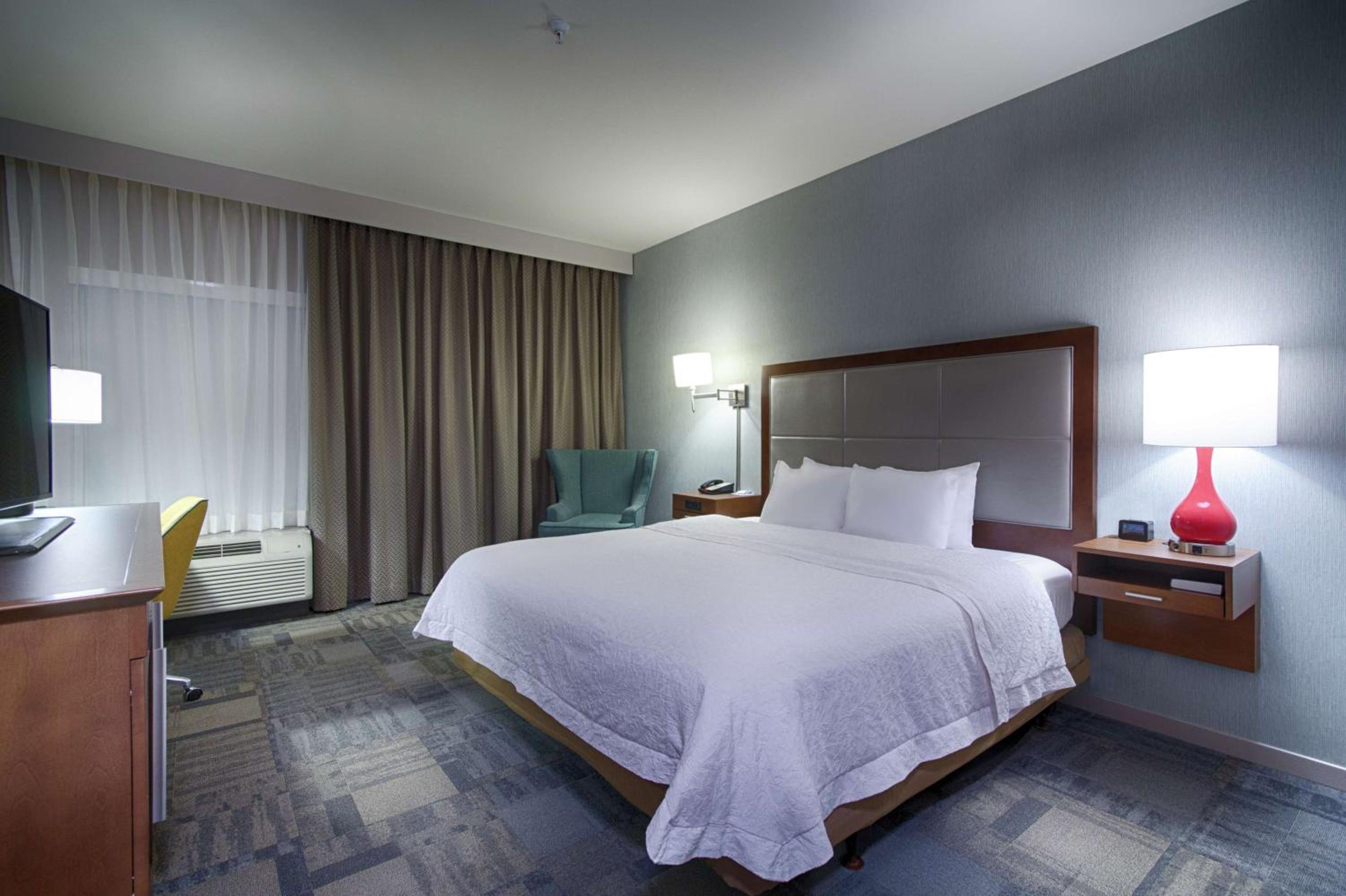 Salina Vacations - Hampton Inn Salina - Property Image 14