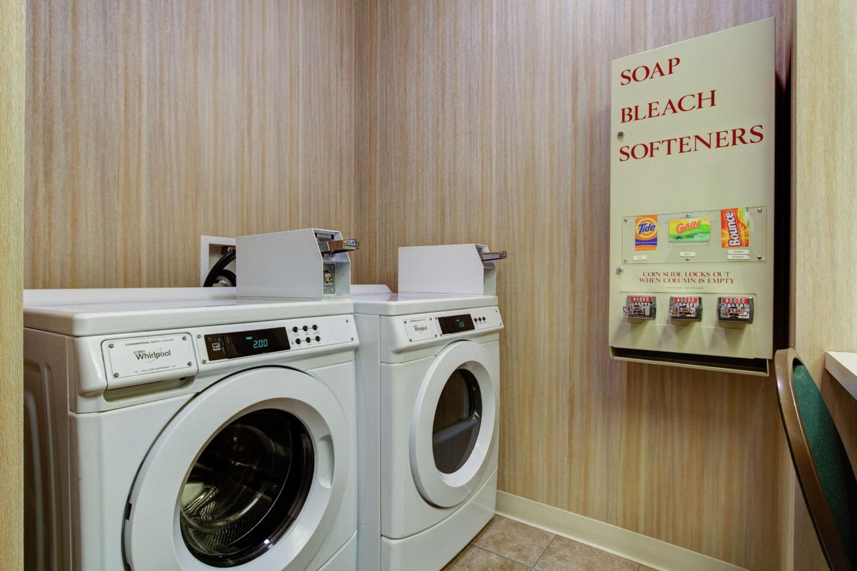 Salina Vacations - Hampton Inn Salina - Property Image 15