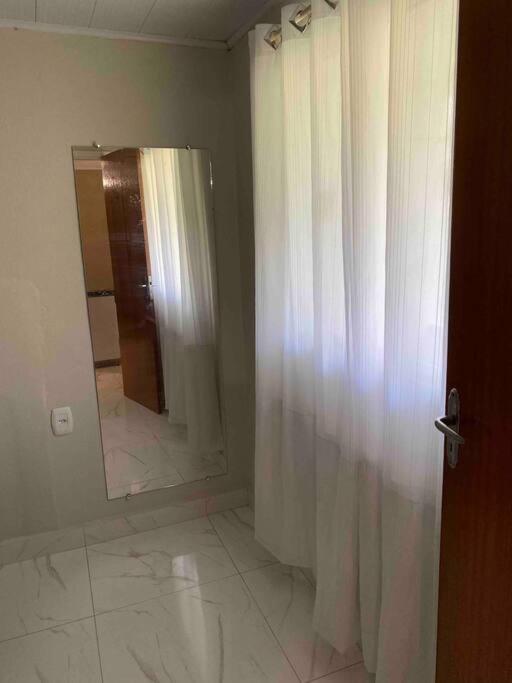 Casa CENTRO com Estacionamento-500m da rua do lazer, ideal p casais ou até 4 pessoas