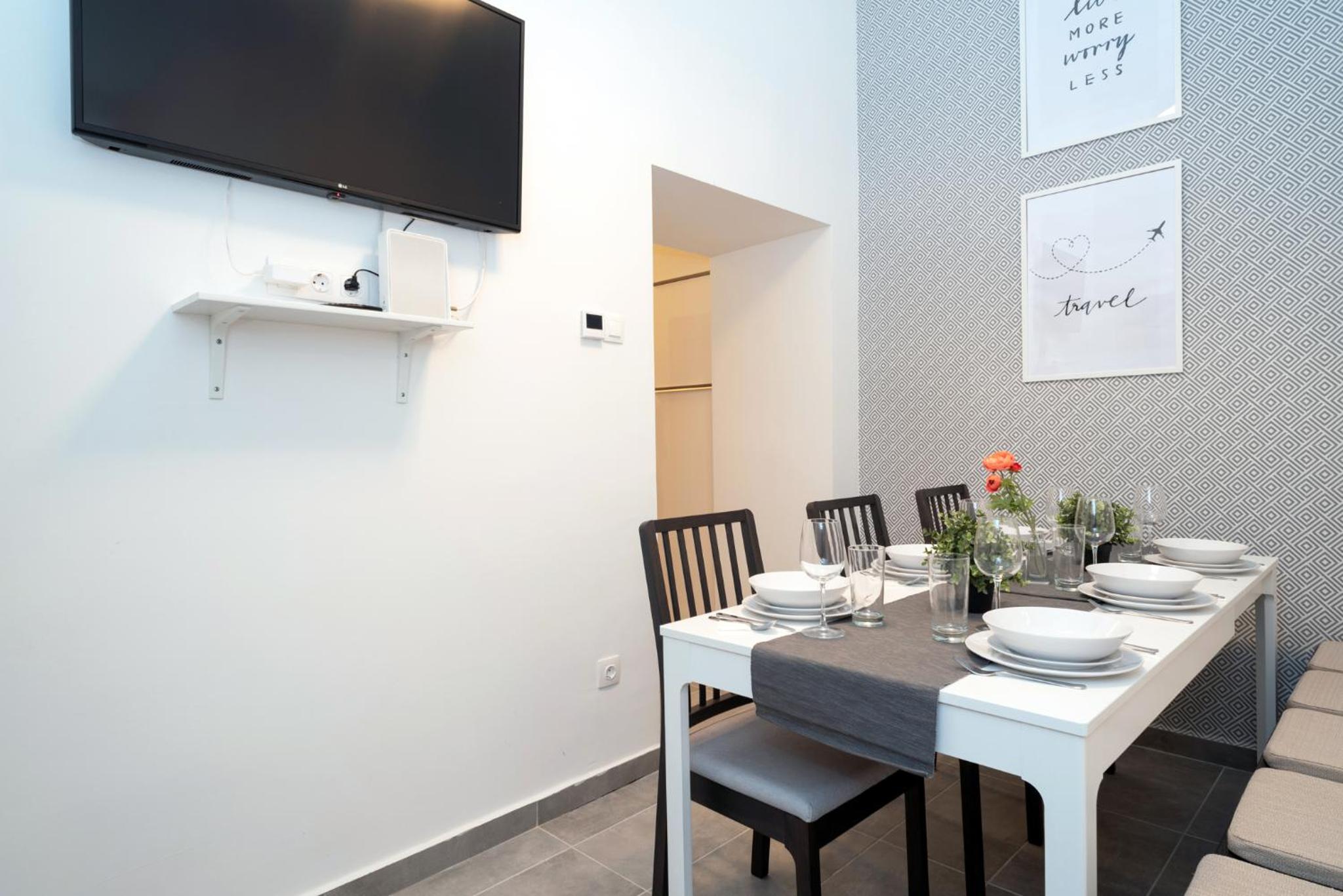 Stylish NEW home with view on New York Palace view 3