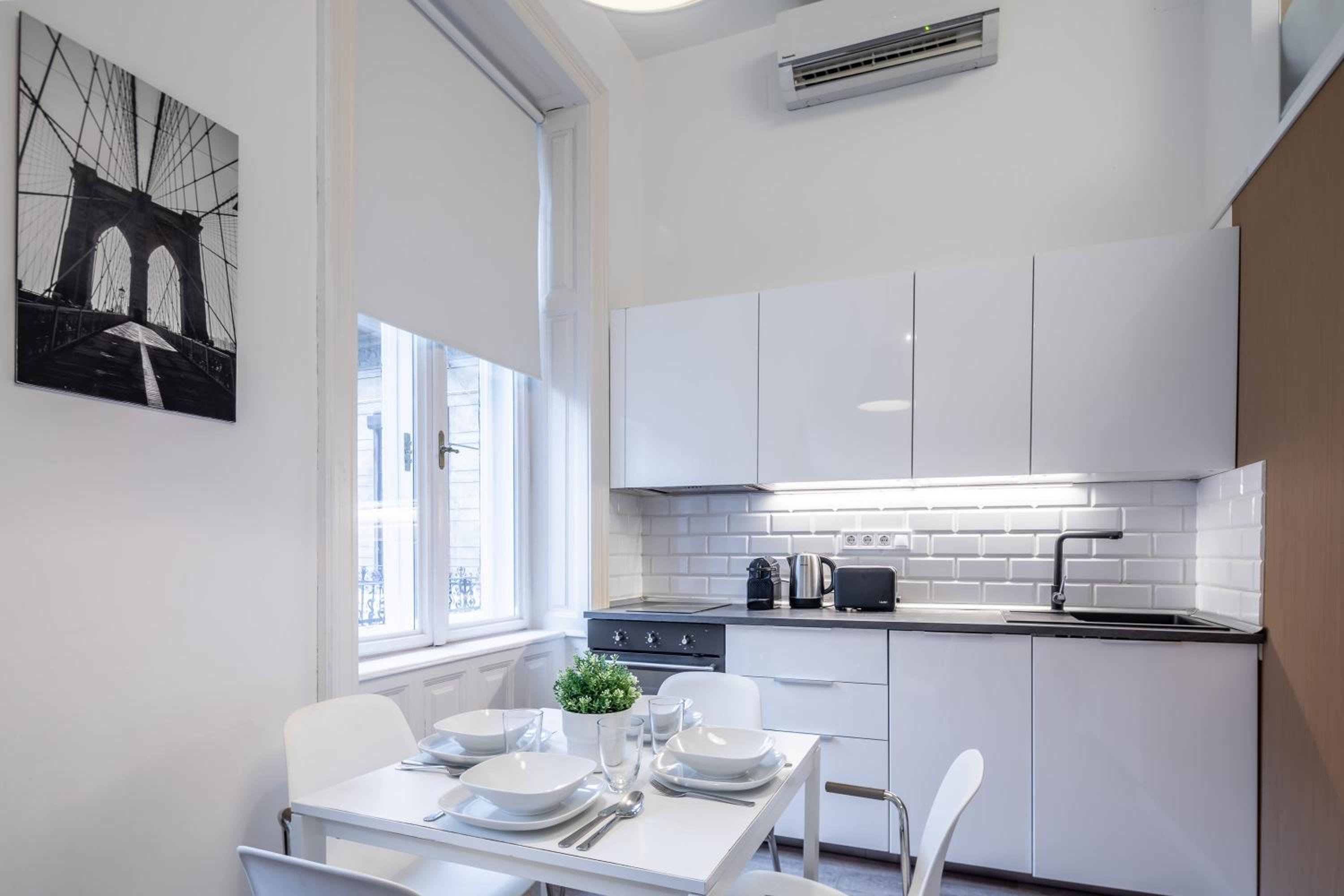 Central Cozy Stay view 2