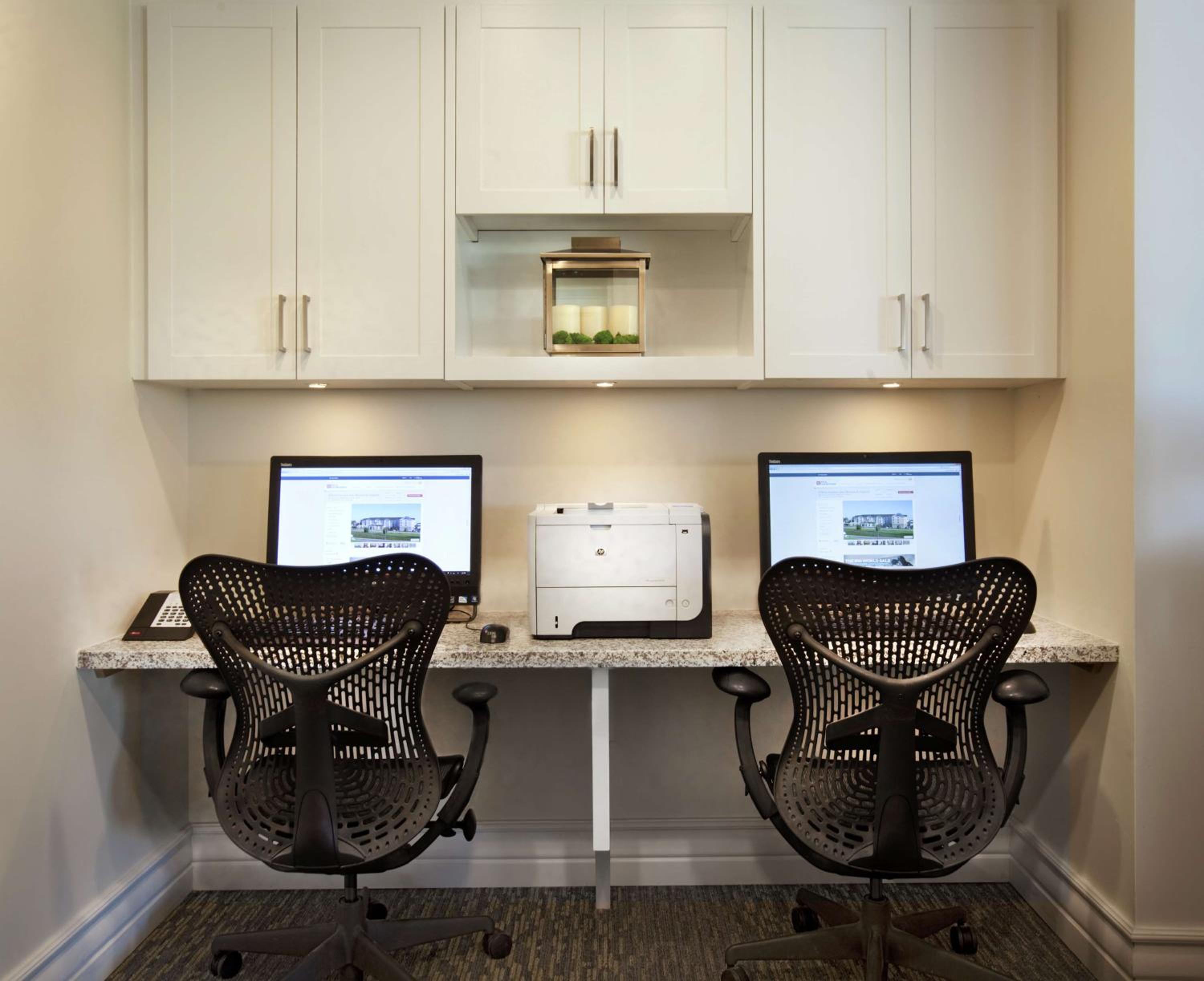 Hilton Garden Inn Montreal Airport - Property Image 4