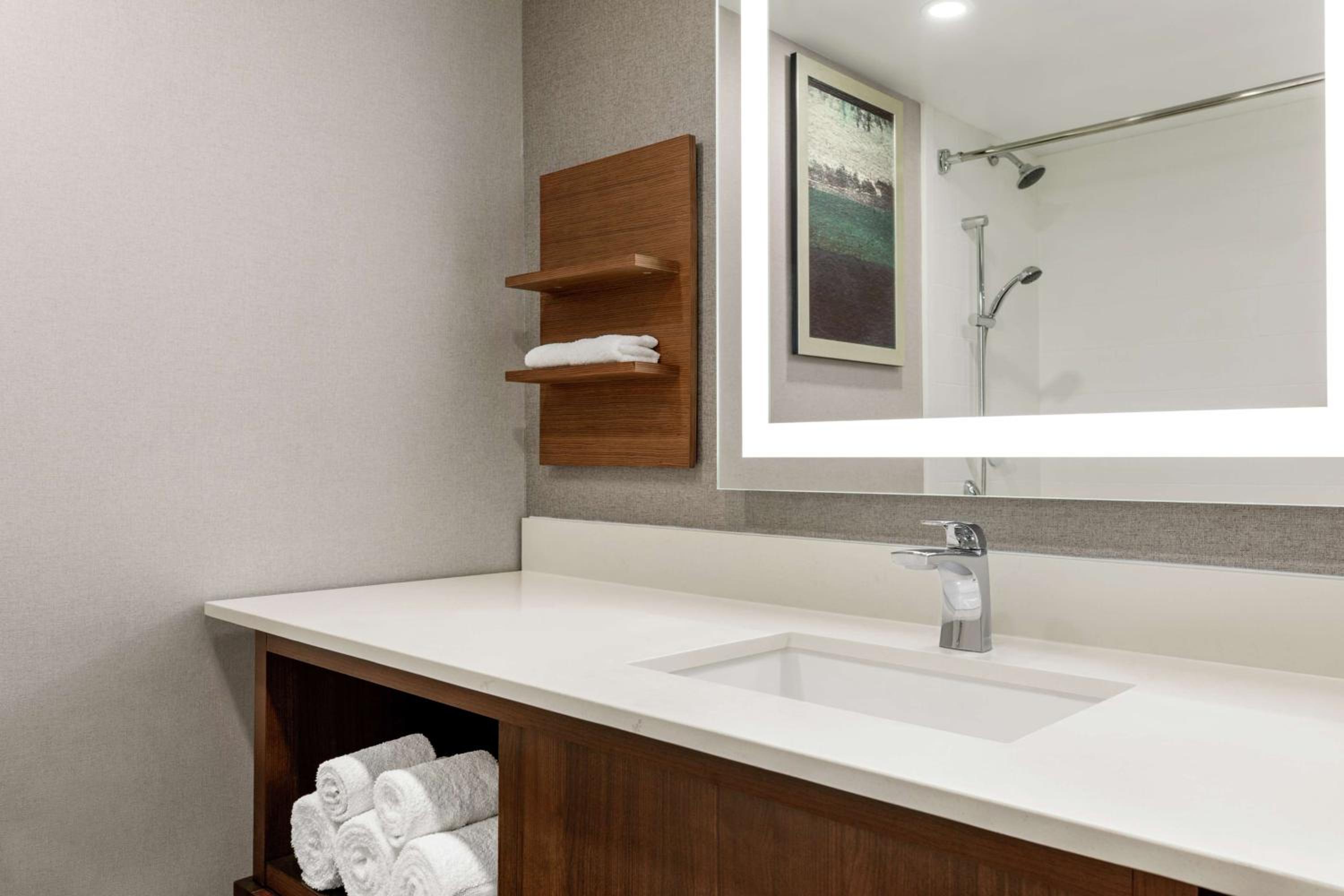 Cambridge Vacations - Hilton Garden Inn Kitchener/Cambridge - Property Image 25