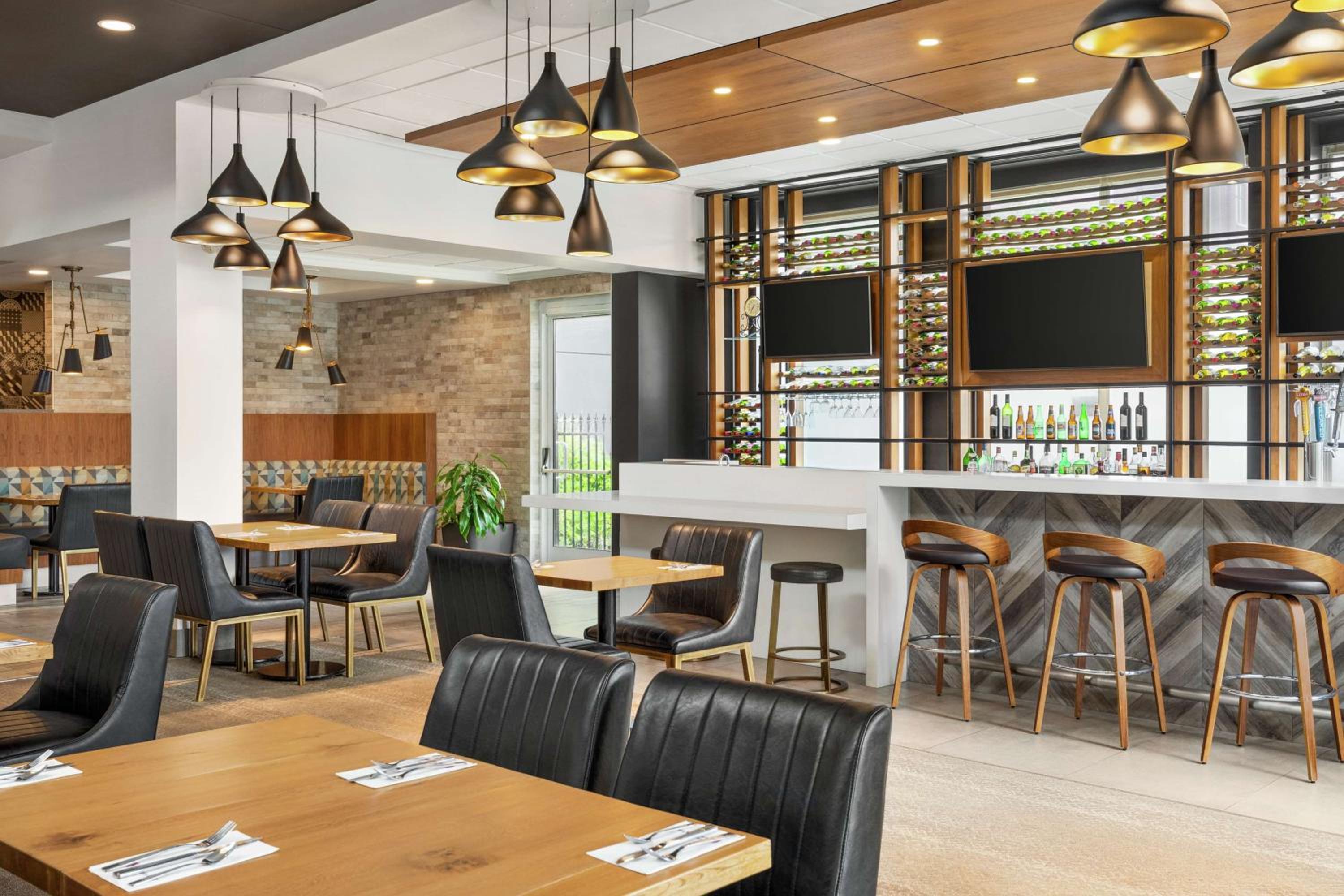 Cambridge Vacations - Hilton Garden Inn Kitchener/Cambridge - Property Image 15