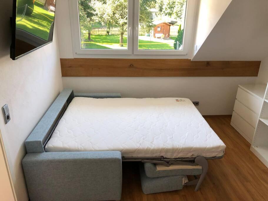 Neue luxuriöse Ferienwohnung in ruhiger Lage