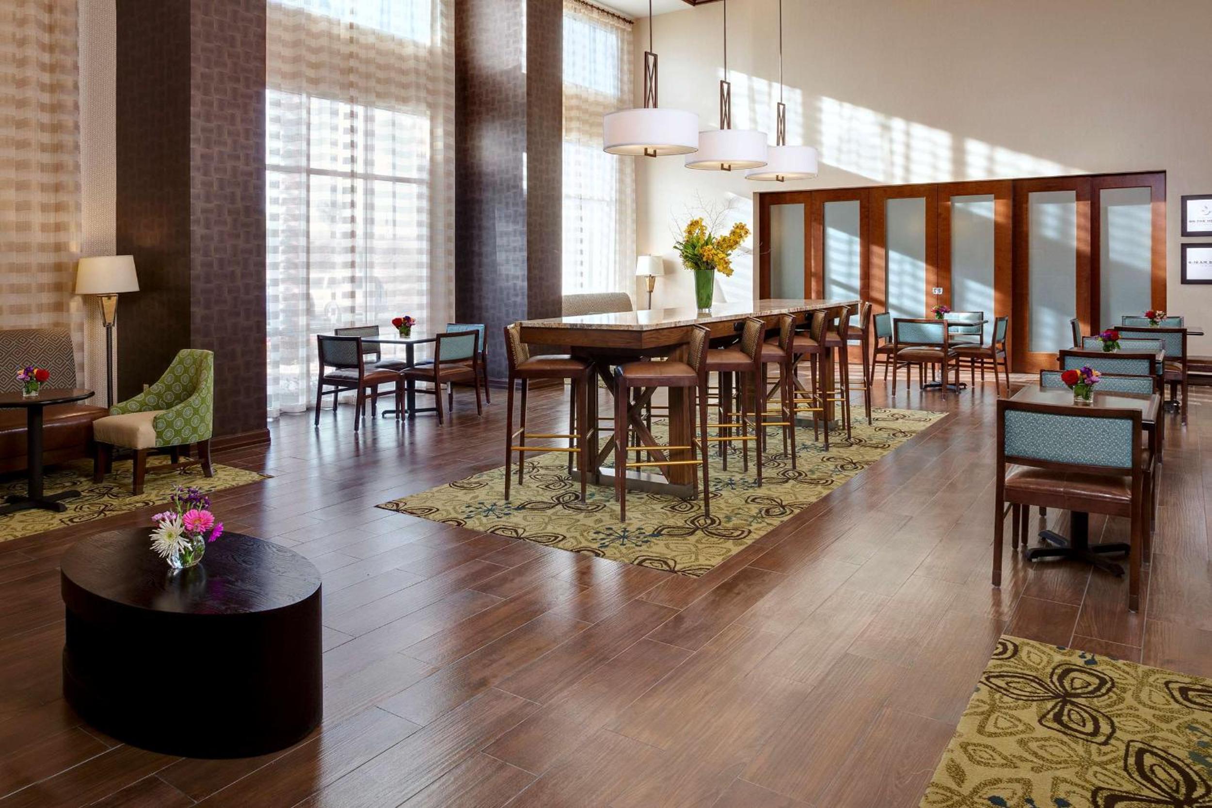 Blythe Vacations - Hampton Inn  Suites Blythe, CA - Property Image 2