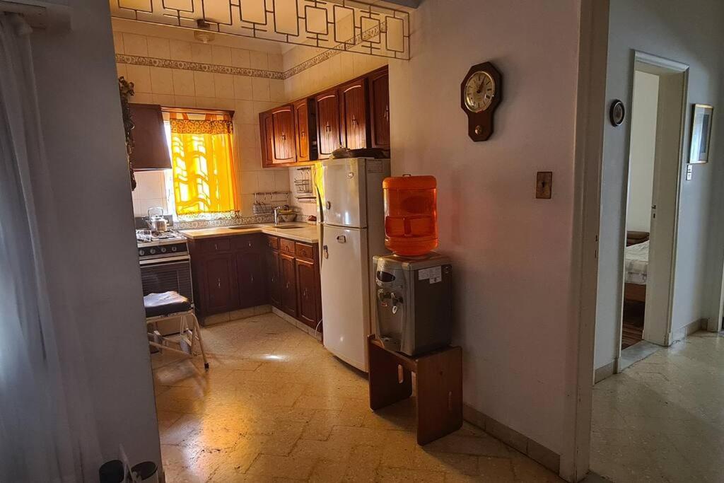 Casa 5 personas. Calle principal Cañuelas