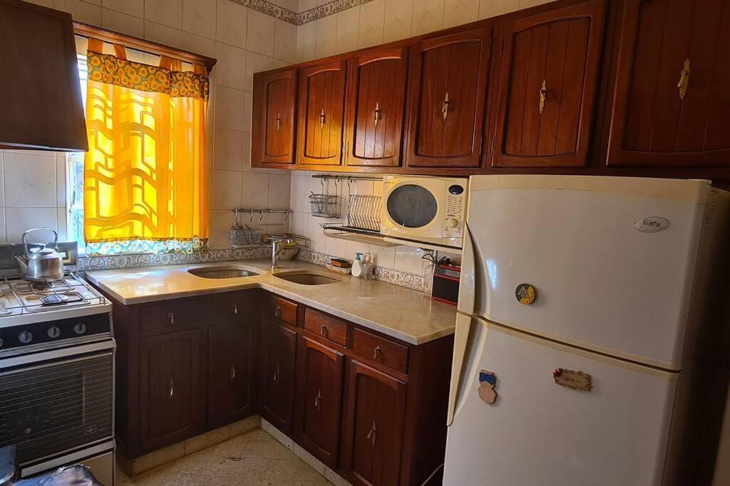 Casa 5 personas. Calle principal Cañuelas