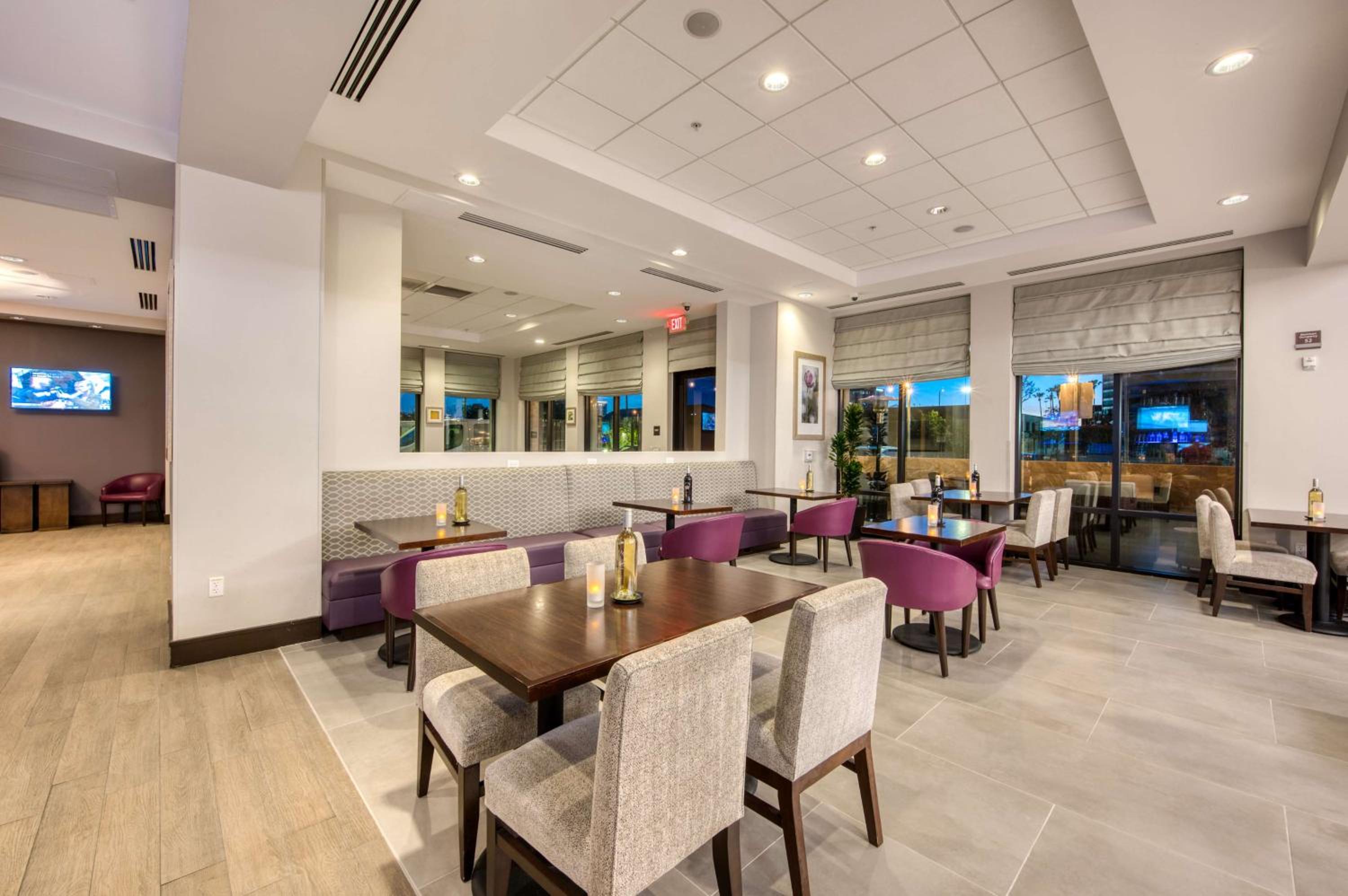 Orange County/Anaheim Vacations - Hilton Garden Inn Irvine/Orange County Airport - Property Image 12