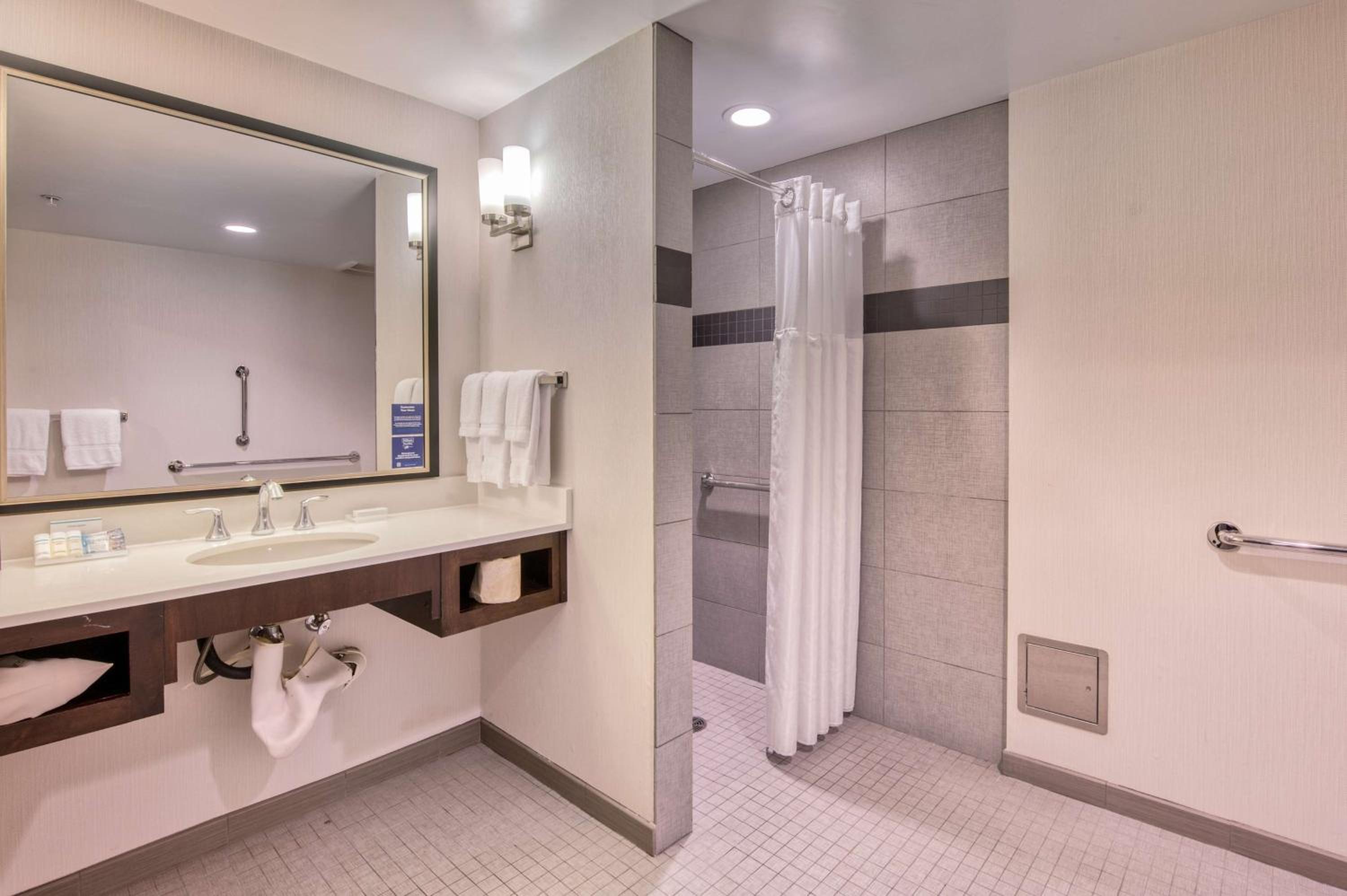 Orange County/Anaheim Vacations - Hilton Garden Inn Irvine/Orange County Airport - Property Image 45