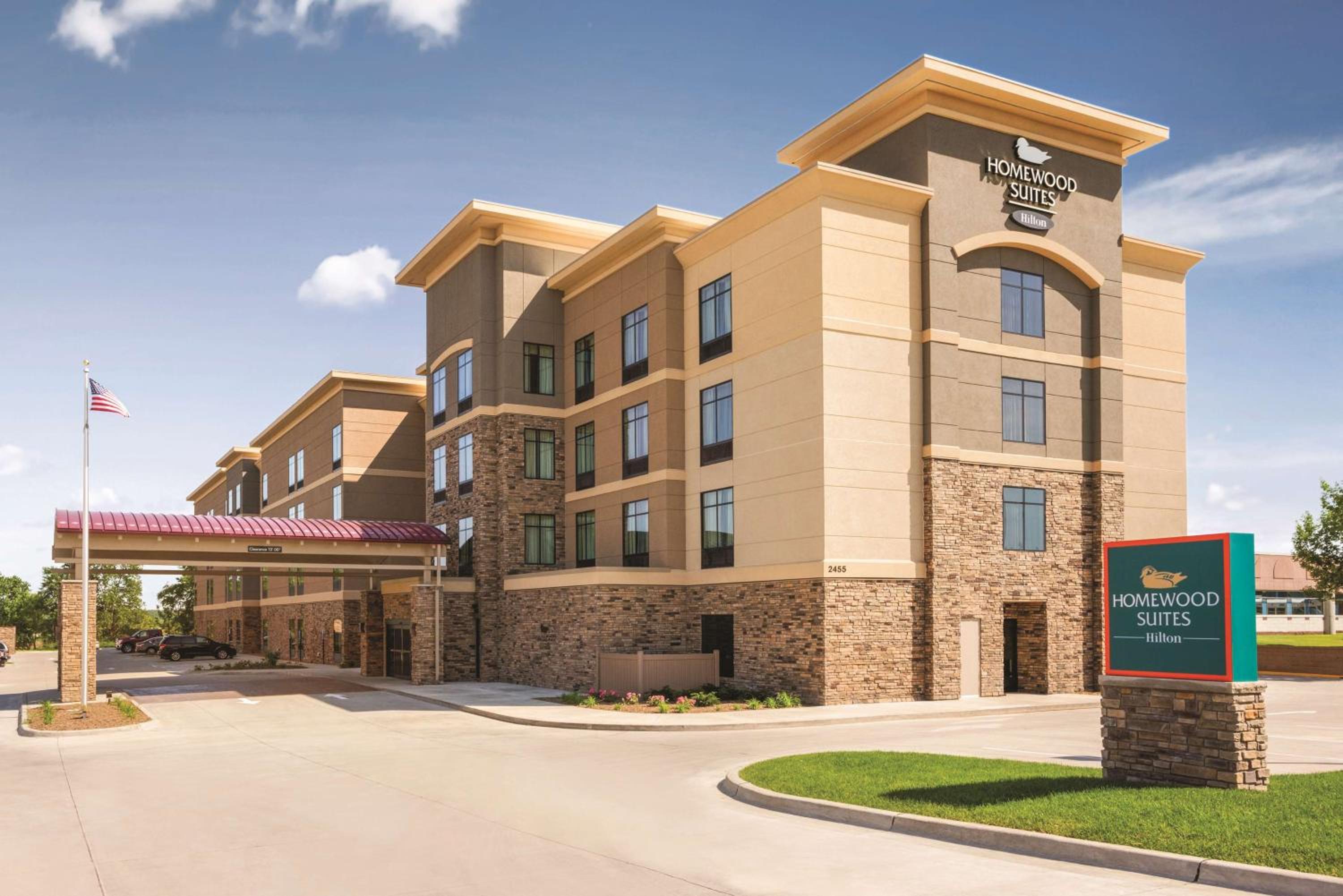Hotel Homewood Suites by Hilton Ankeny - Image 1