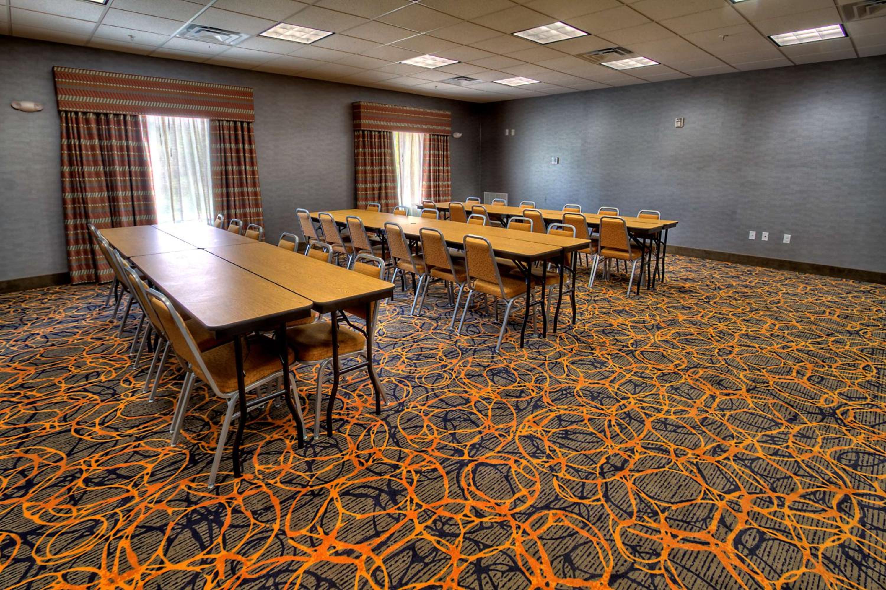 Hampton Inn and Suites Ada