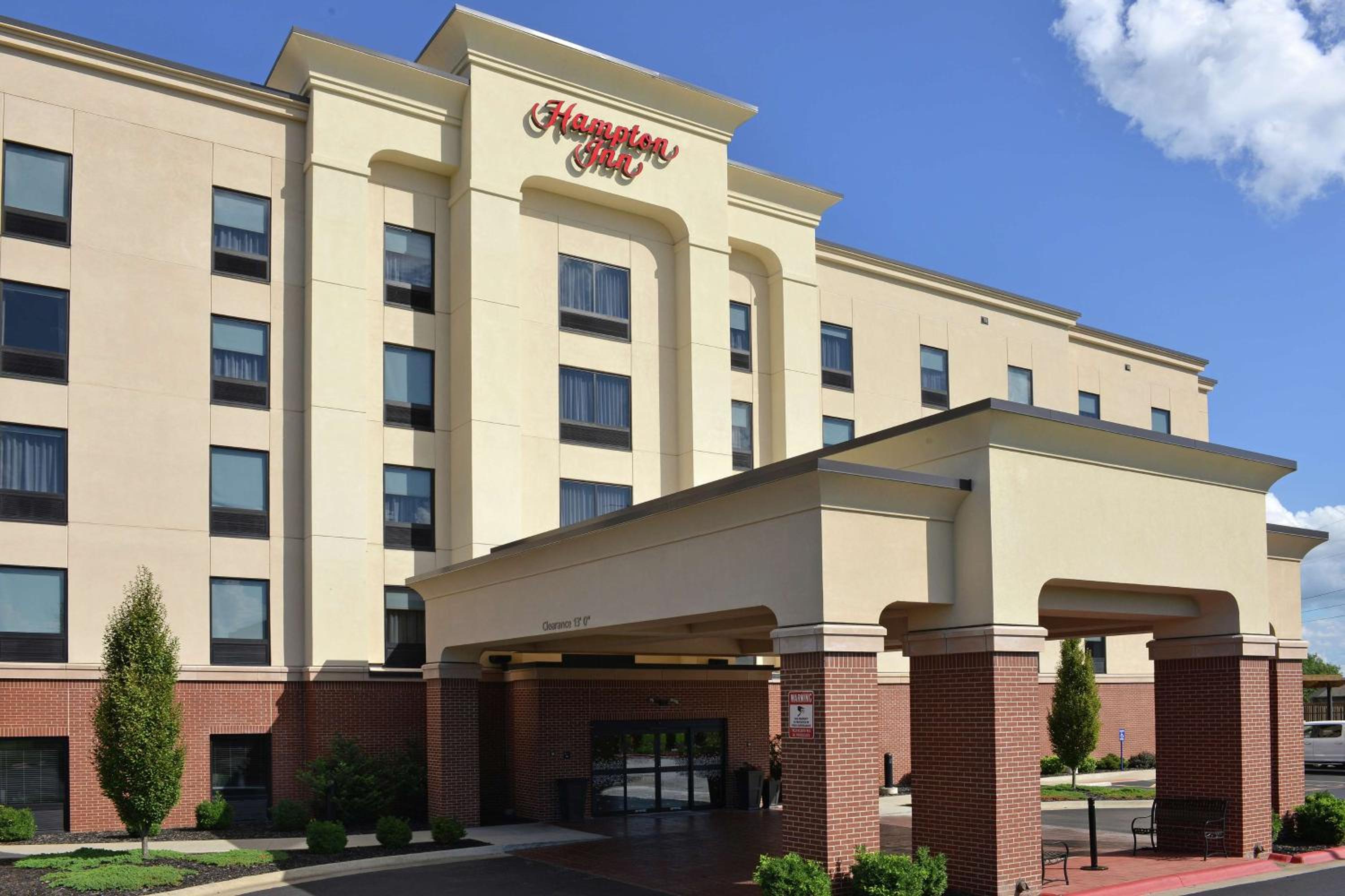Springfield Vacations - Hampton Inn Springfield-Southeast, MO - Property Image 1