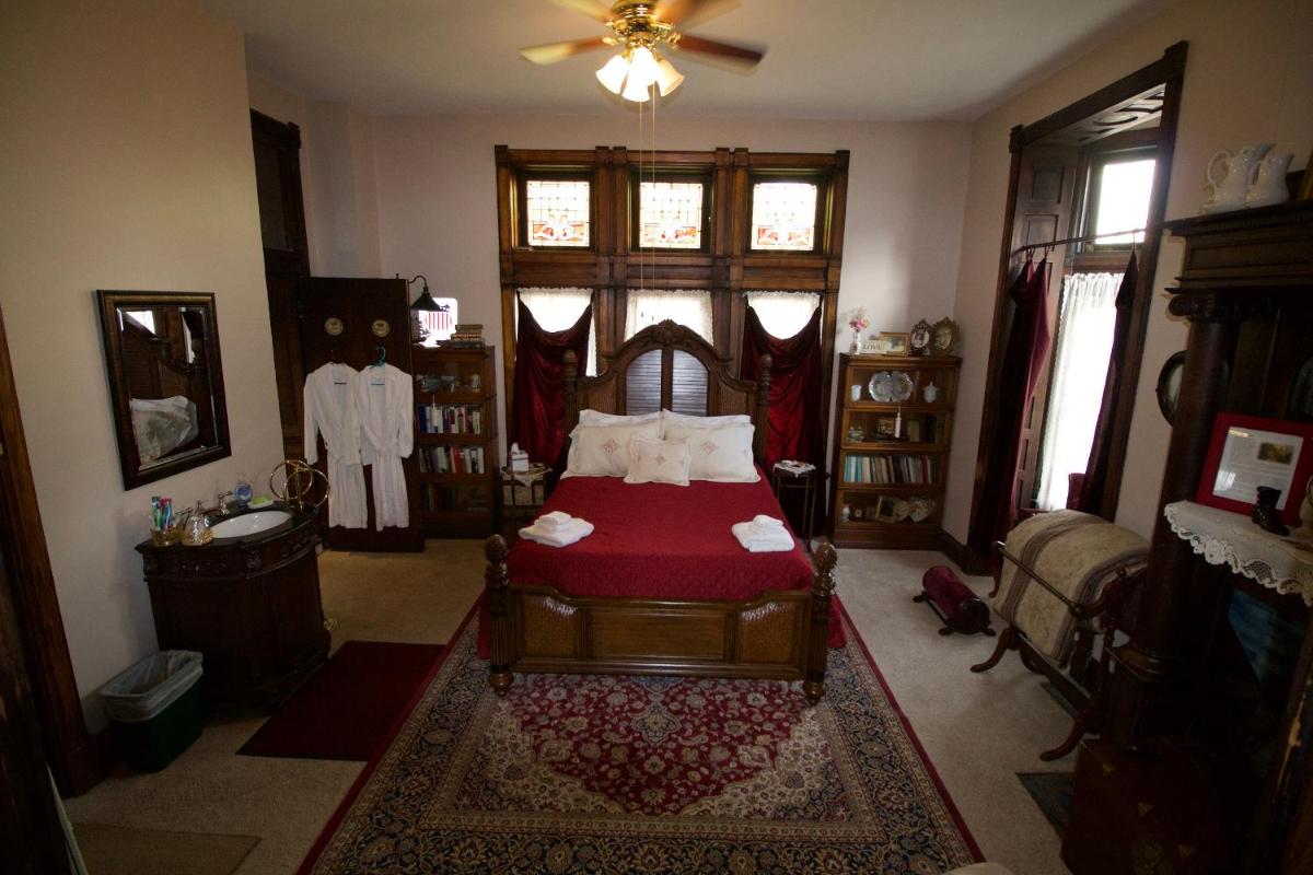Mansion on The Mile B&B