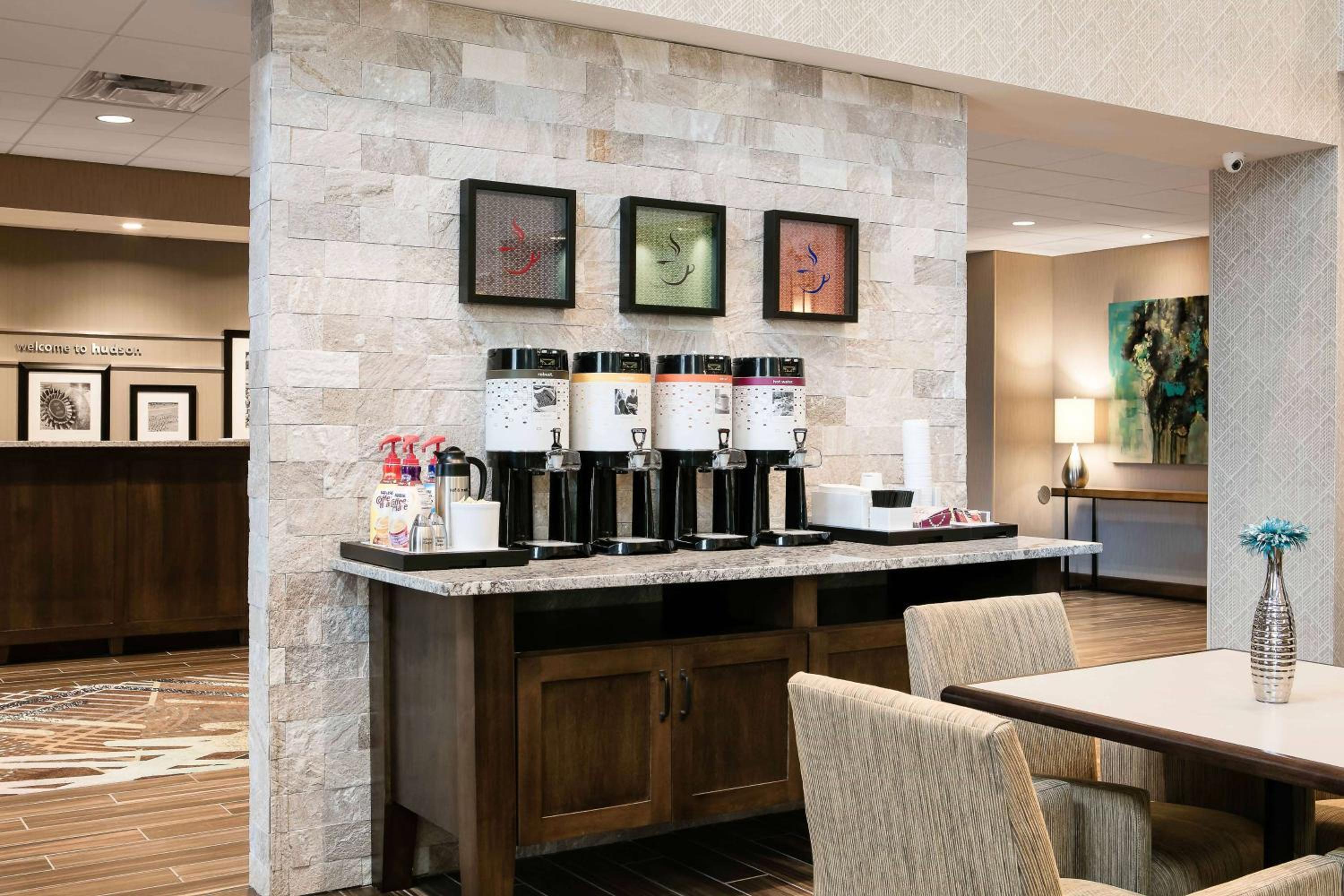 Minneapolis / St Paul Vacations - Hampton Inn  Suites-Hudson Wisconsin - Property Image 4
