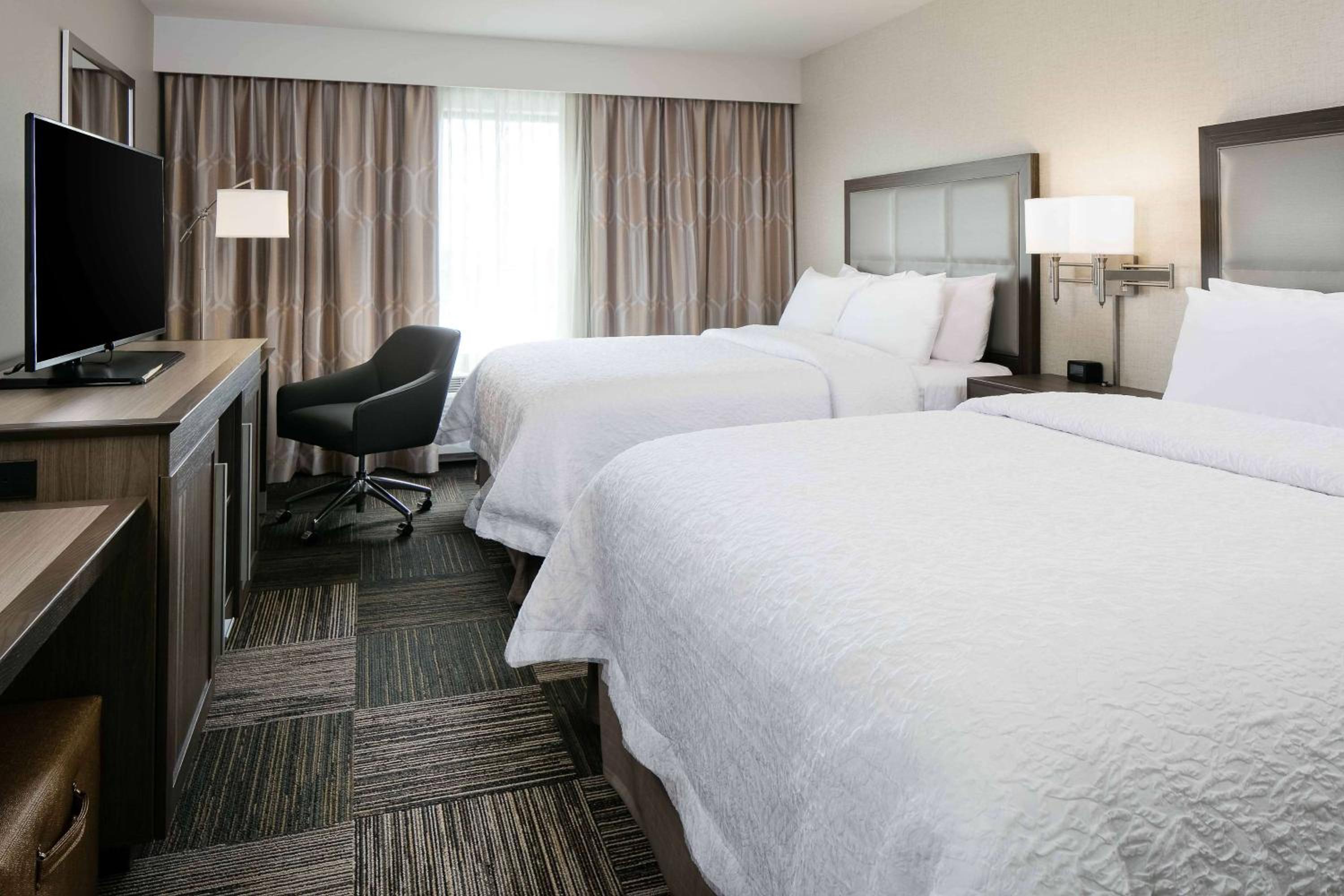 Hampton Inn  Suites-Hudson Wisconsin - Property Image 6