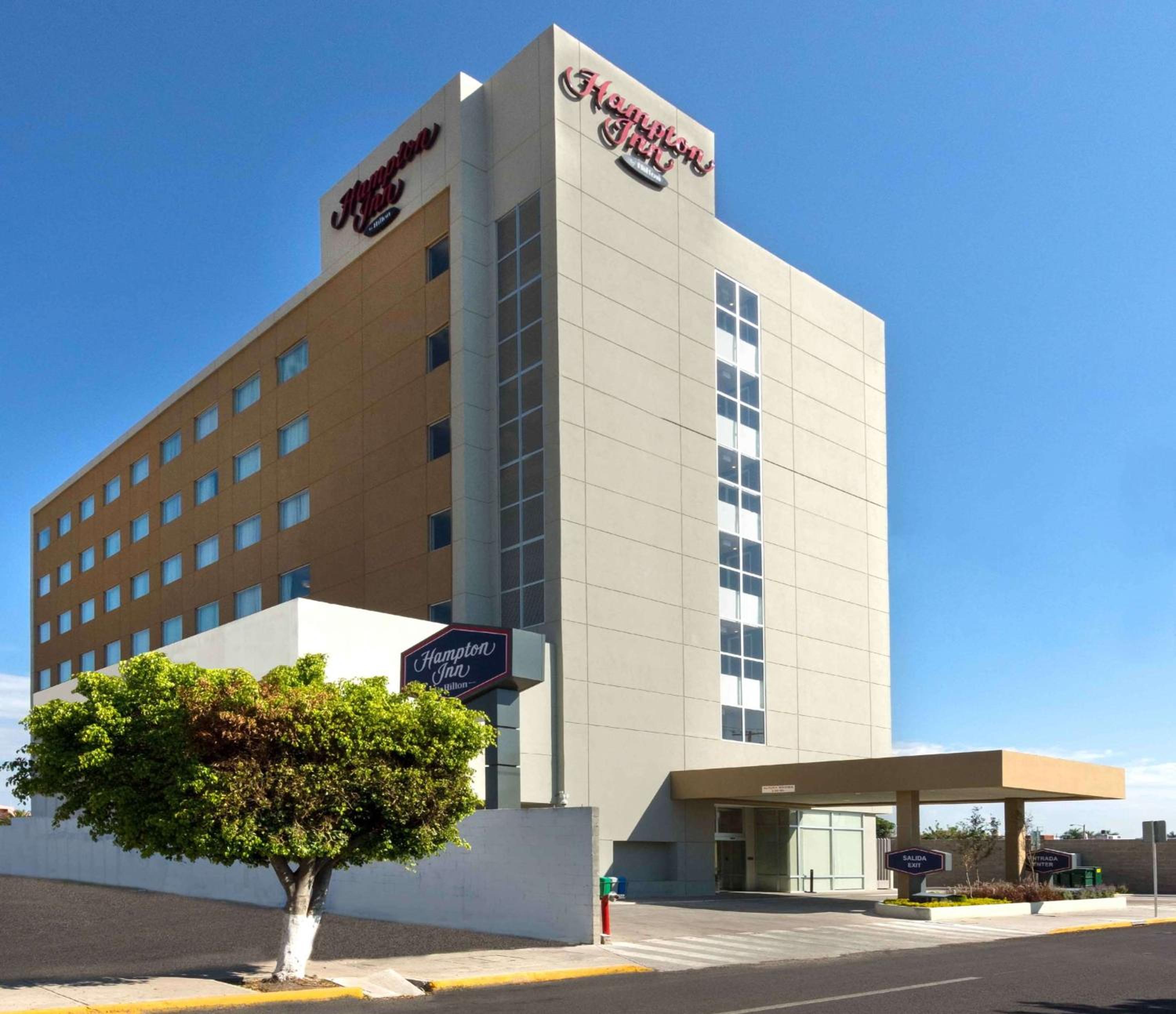 Hotel Hampton Inn by Hilton Irapuato - Image 1