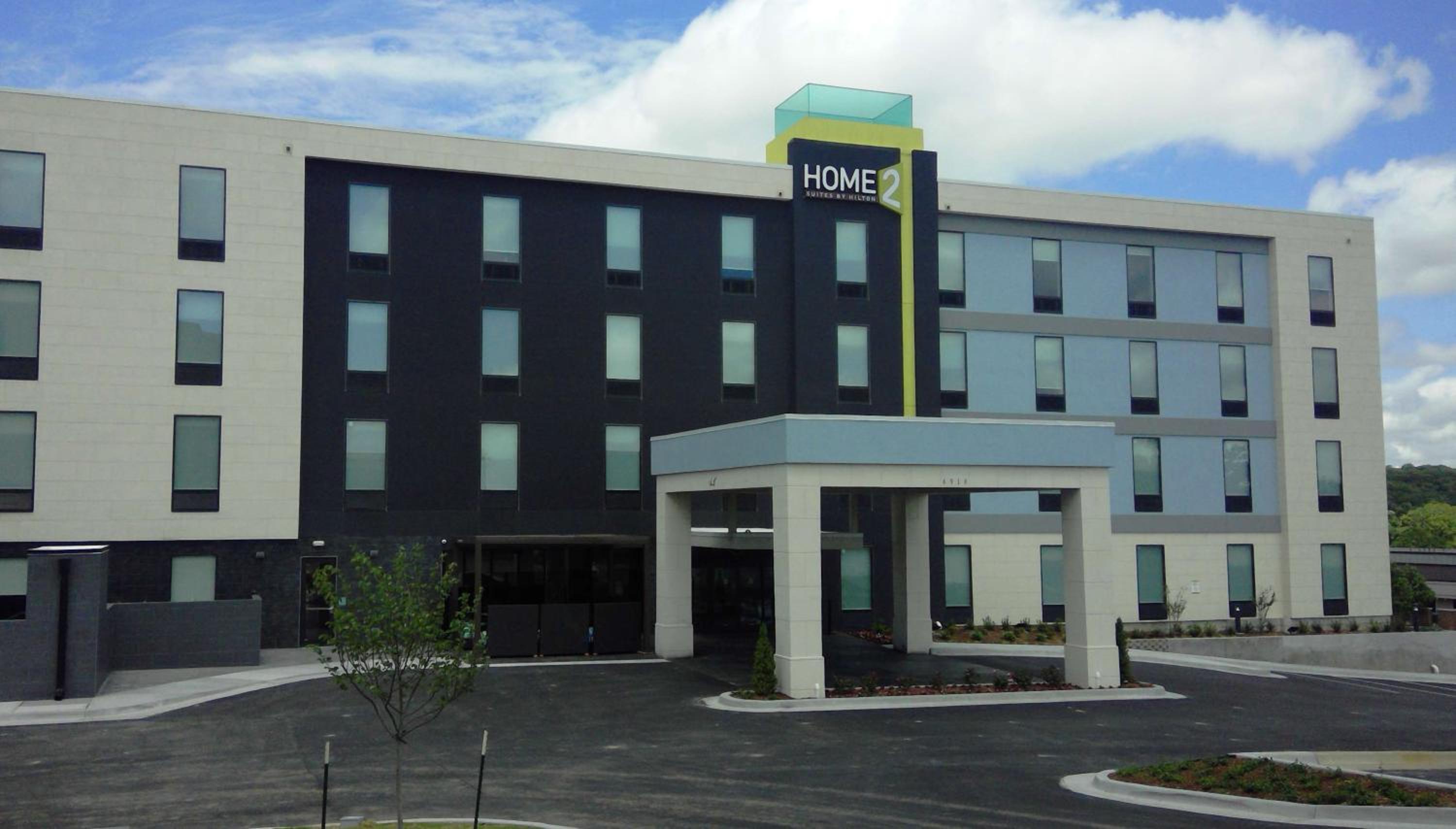 Hotel Home2 Suites by Hilton Tulsa Hills - Image 1