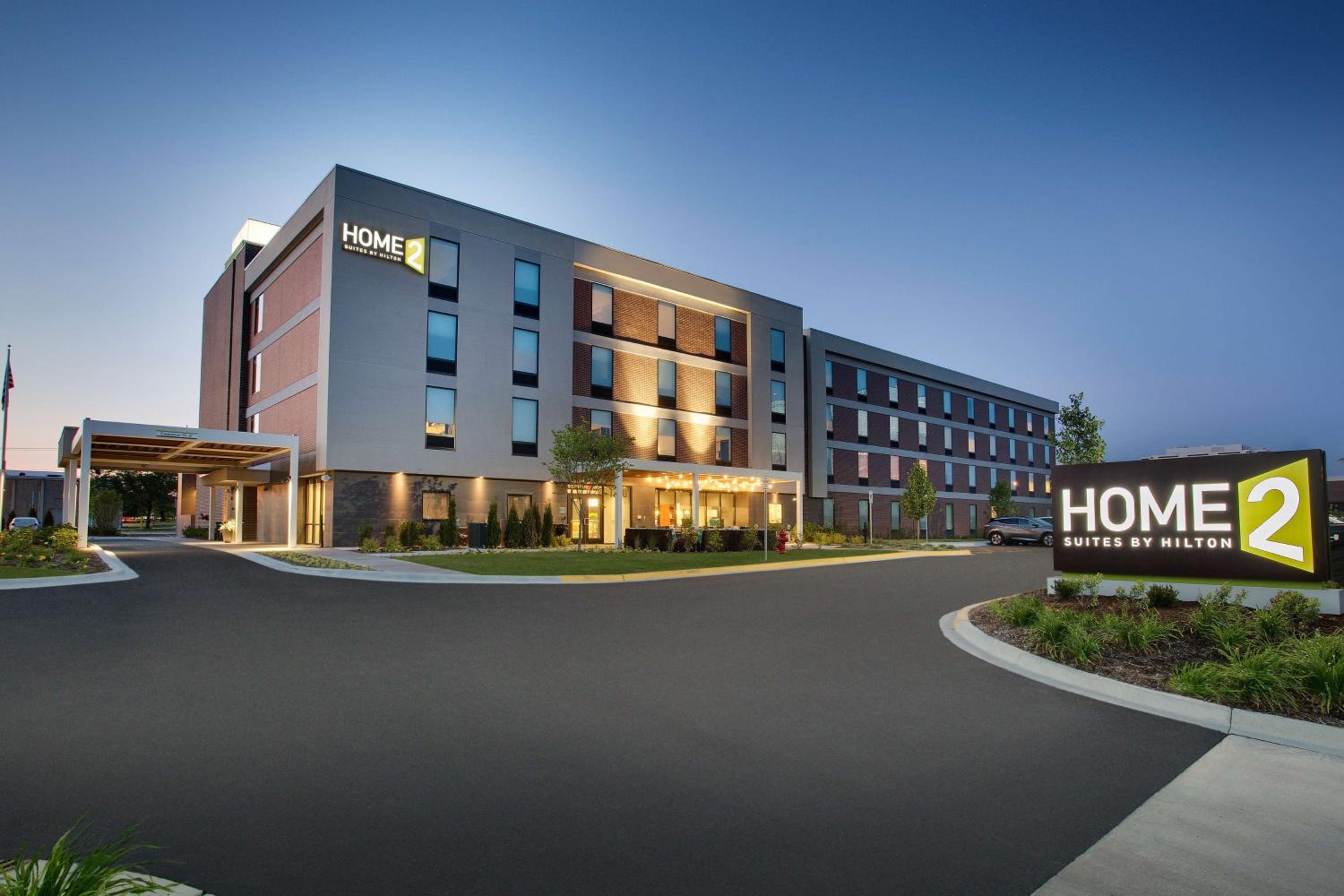 Home2 Suites By Hilton Chicago Schaumburg view 3
