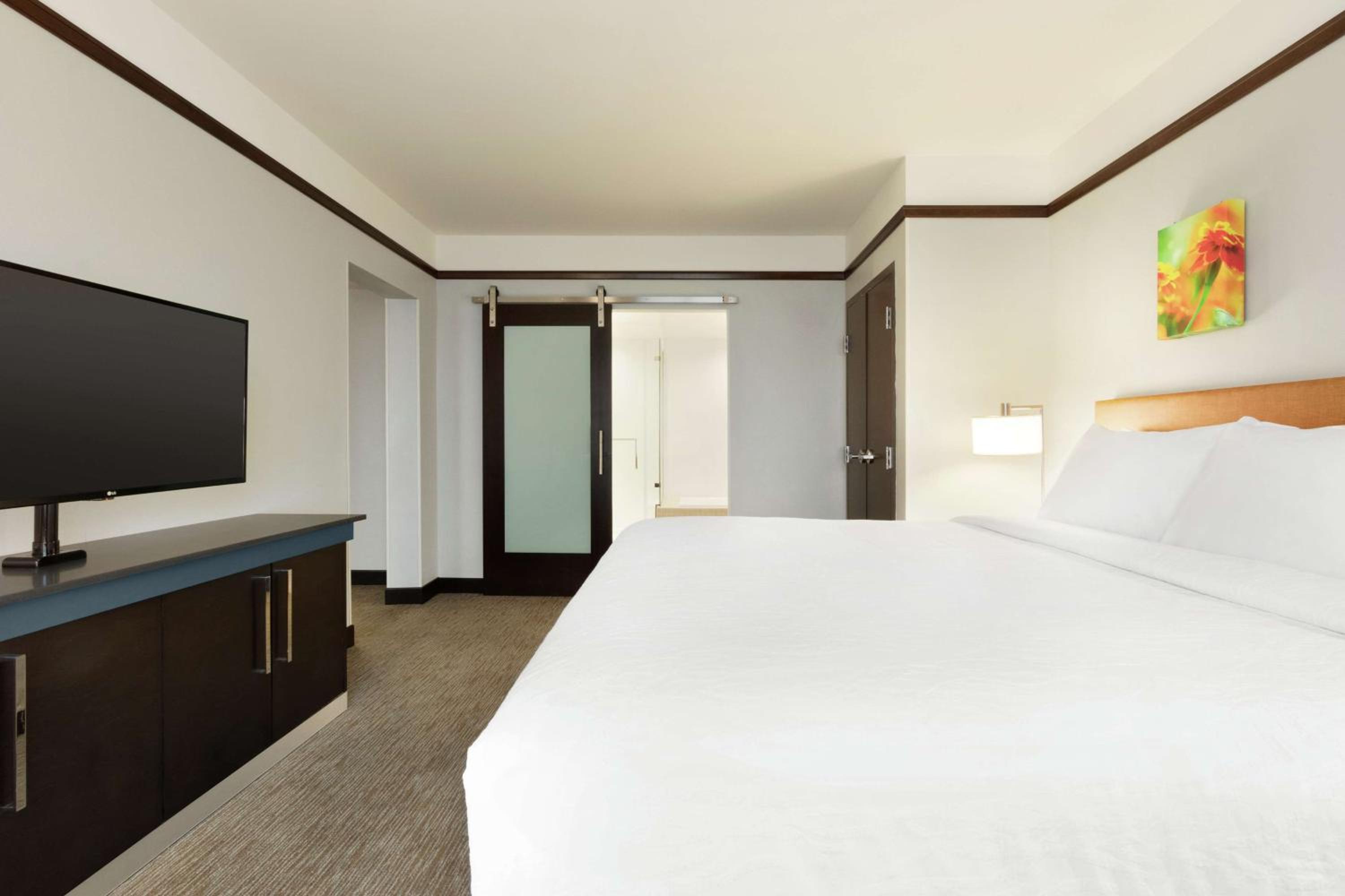 Medford Vacations - Hilton Garden Inn Medford - Property Image 7