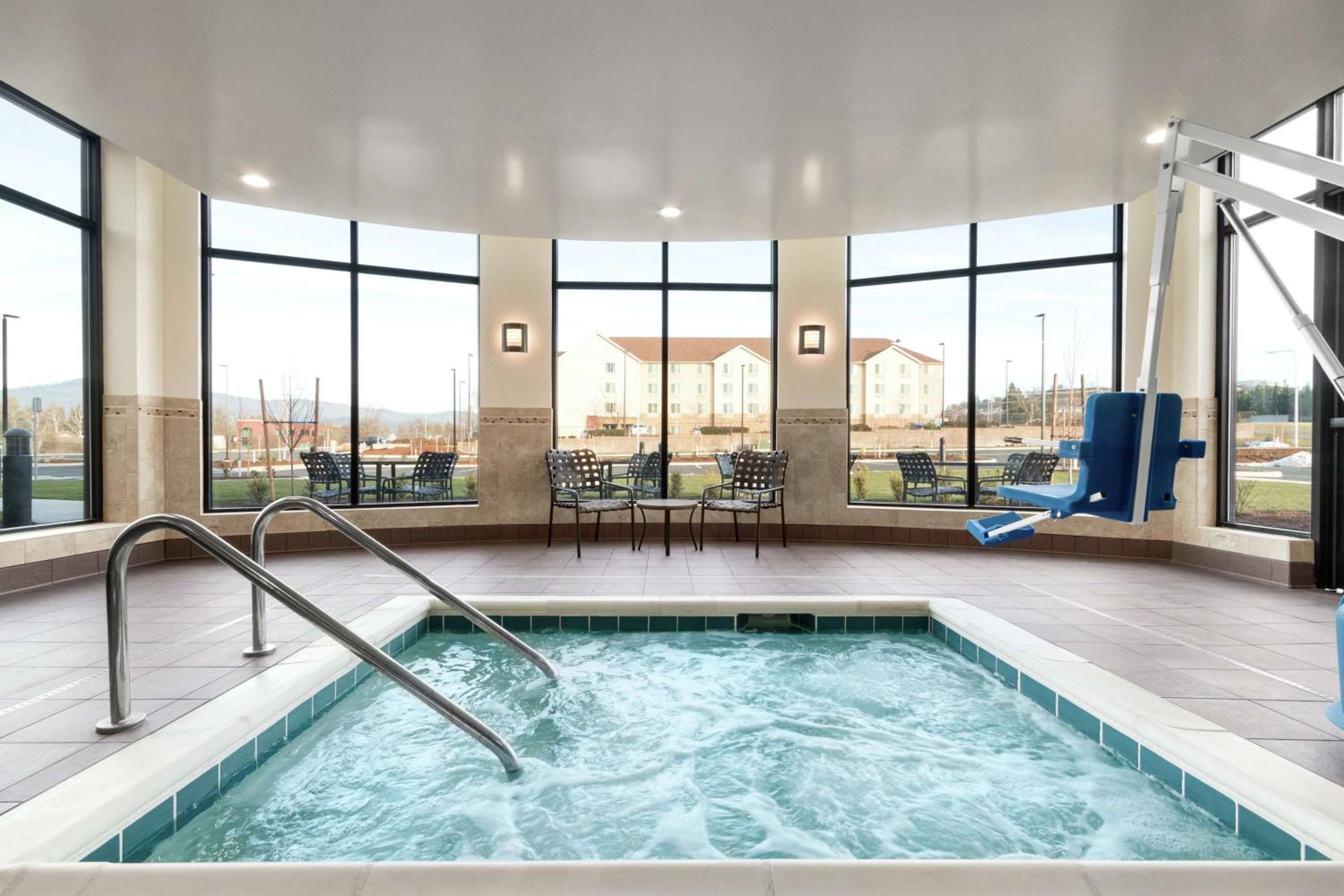 Medford Vacations - Hilton Garden Inn Medford - Property Image 14