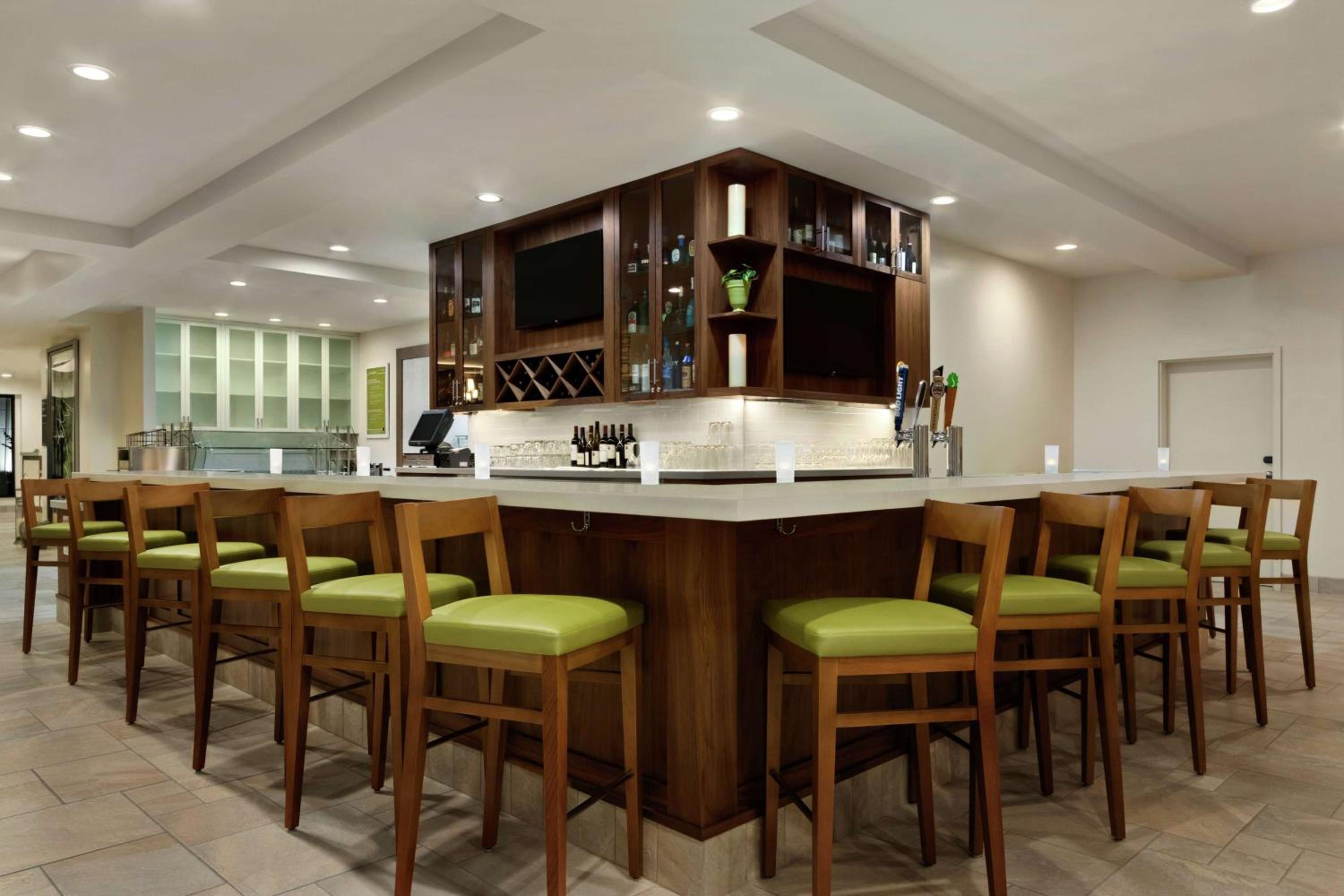 Medford Vacations - Hilton Garden Inn Medford - Property Image 15
